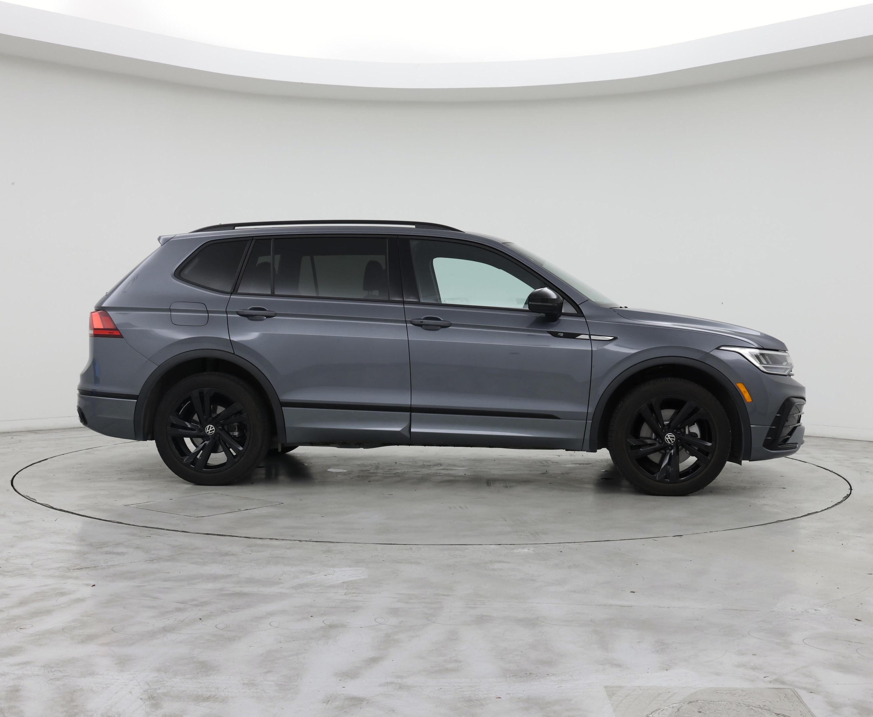 Thumbnail: 2023 Volkswagen Tiguan - 7