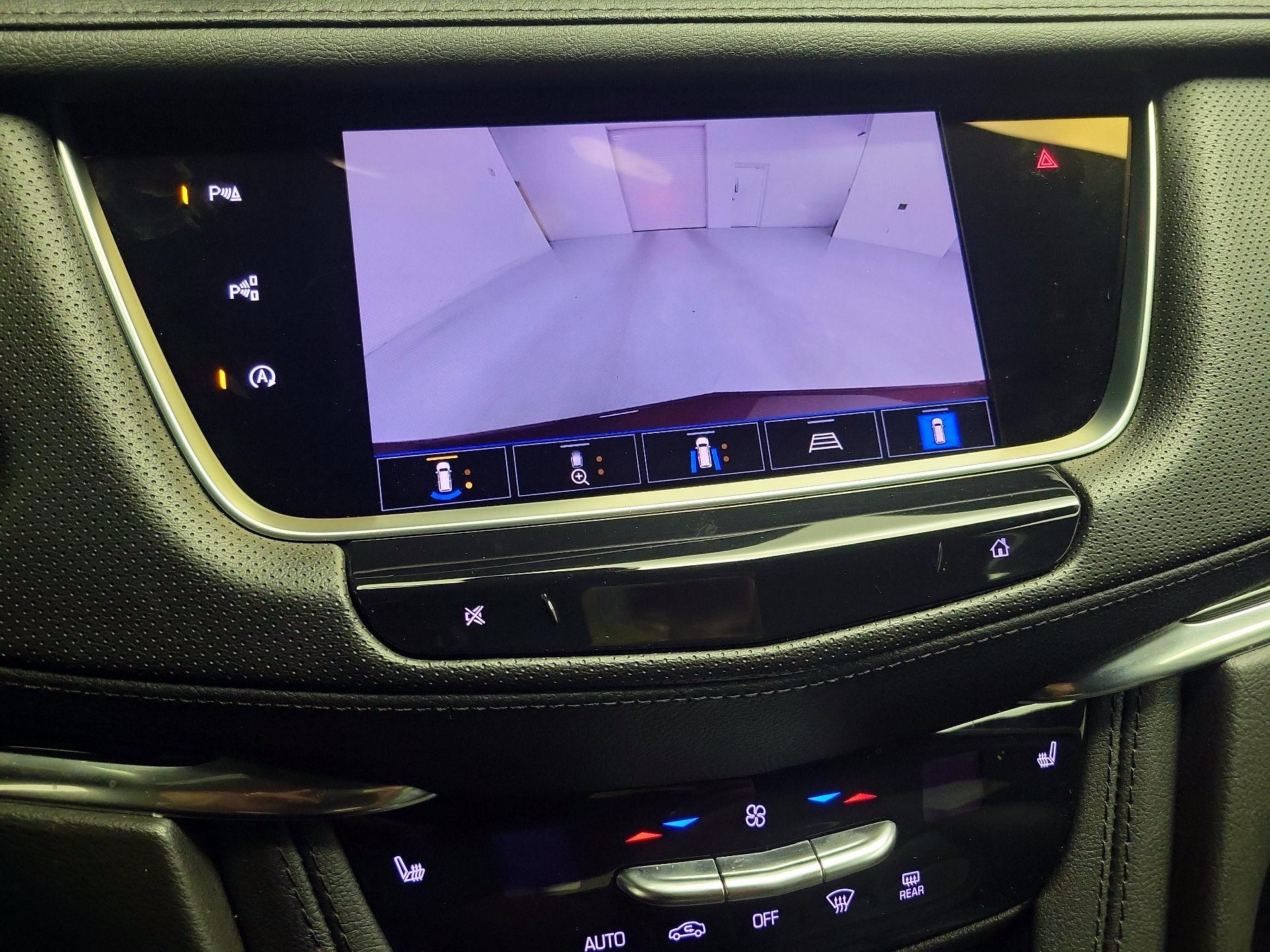 Thumbnail: 2022 Cadillac XT5 - 14
