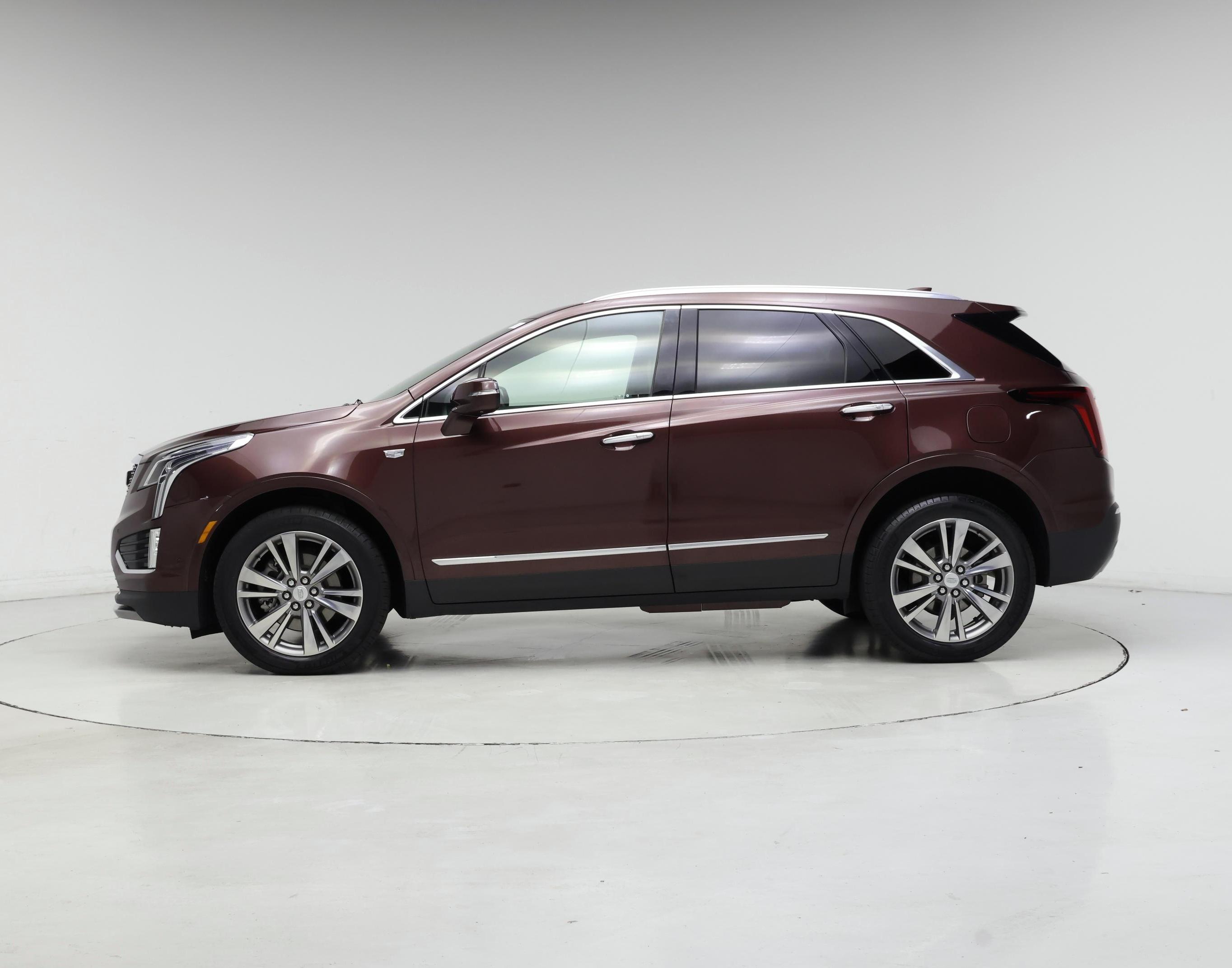 Thumbnail: 2022 Cadillac XT5 - 3