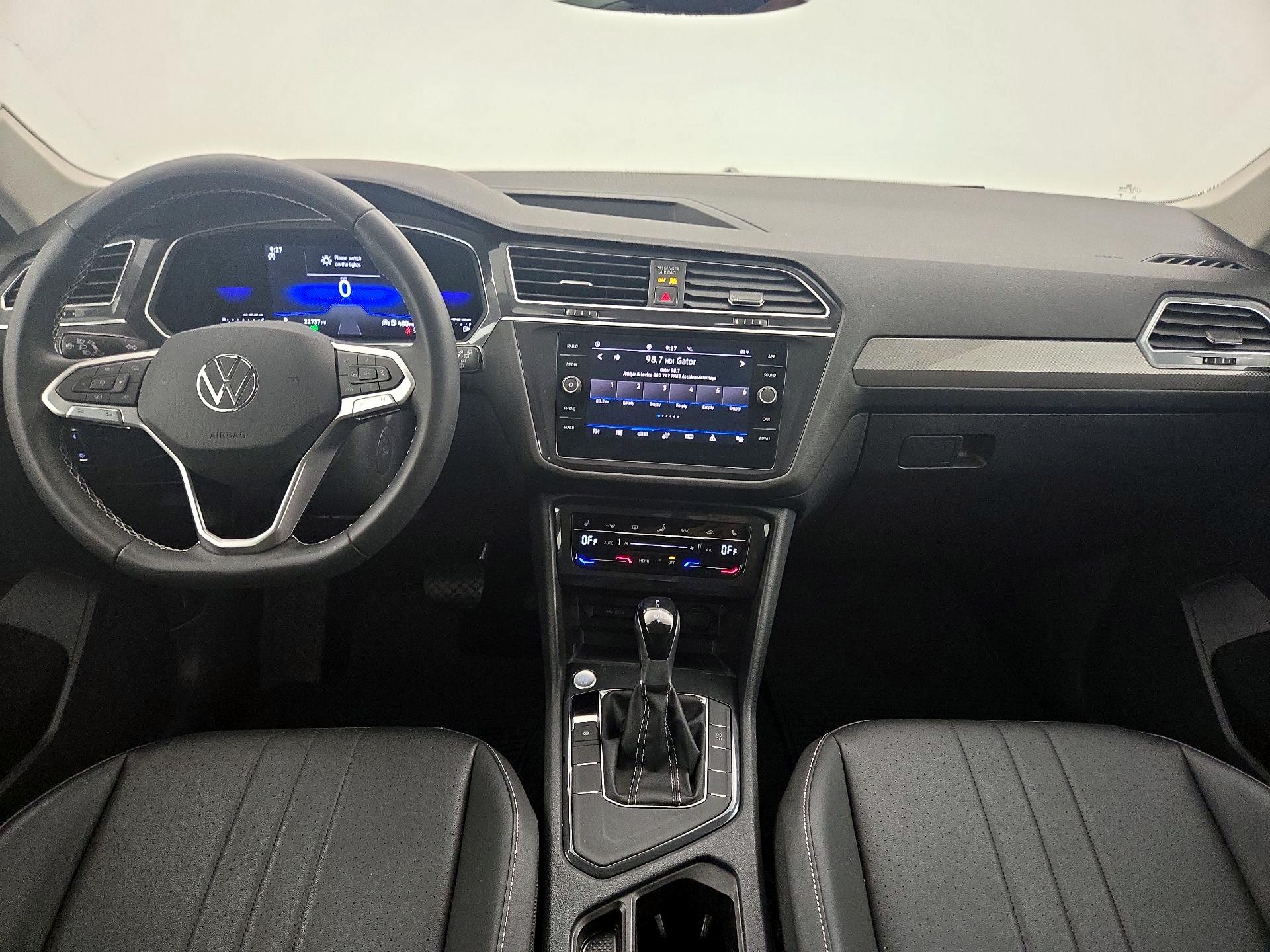 Thumbnail: 2022 Volkswagen Tiguan - 9