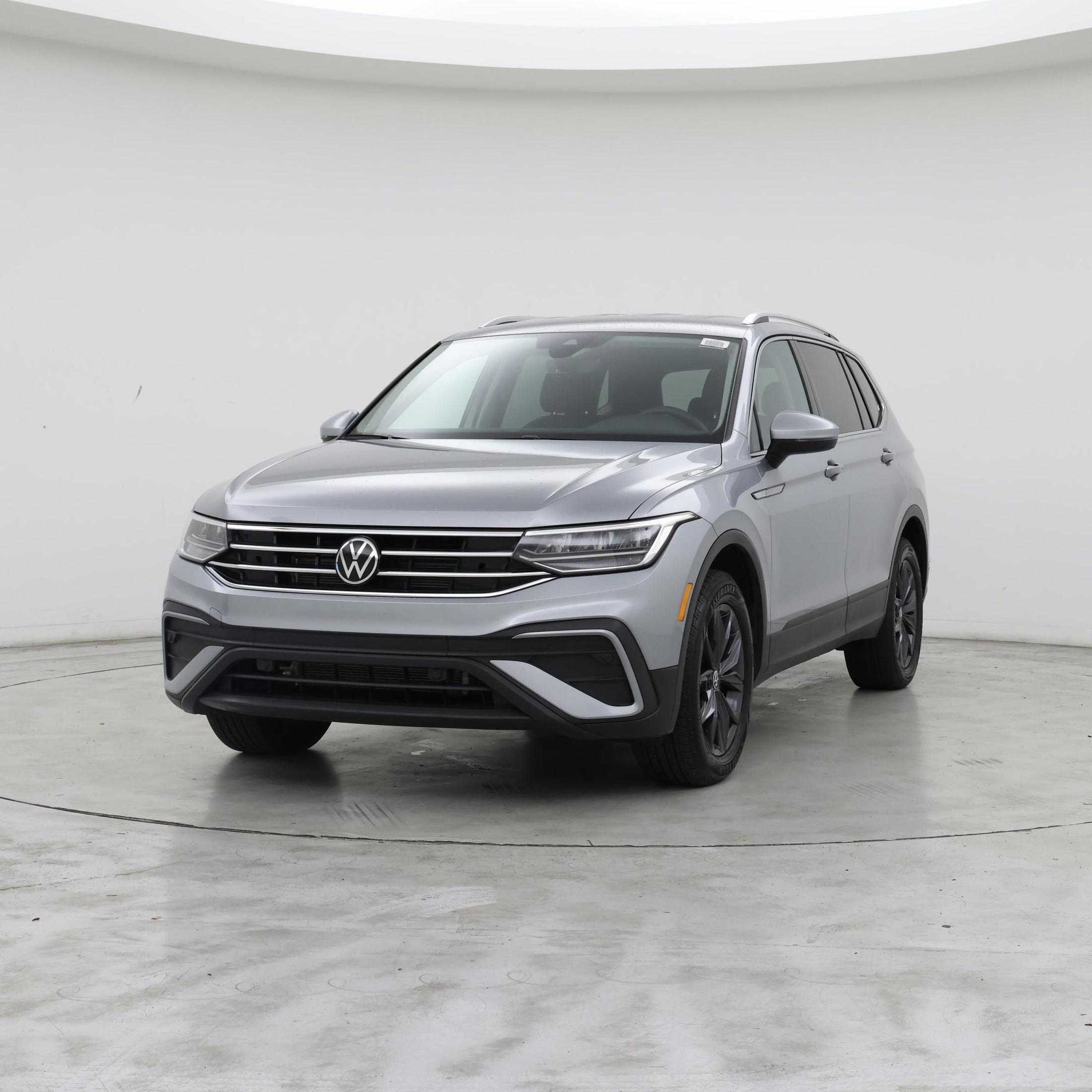 Thumbnail: 2022 Volkswagen Tiguan - 4