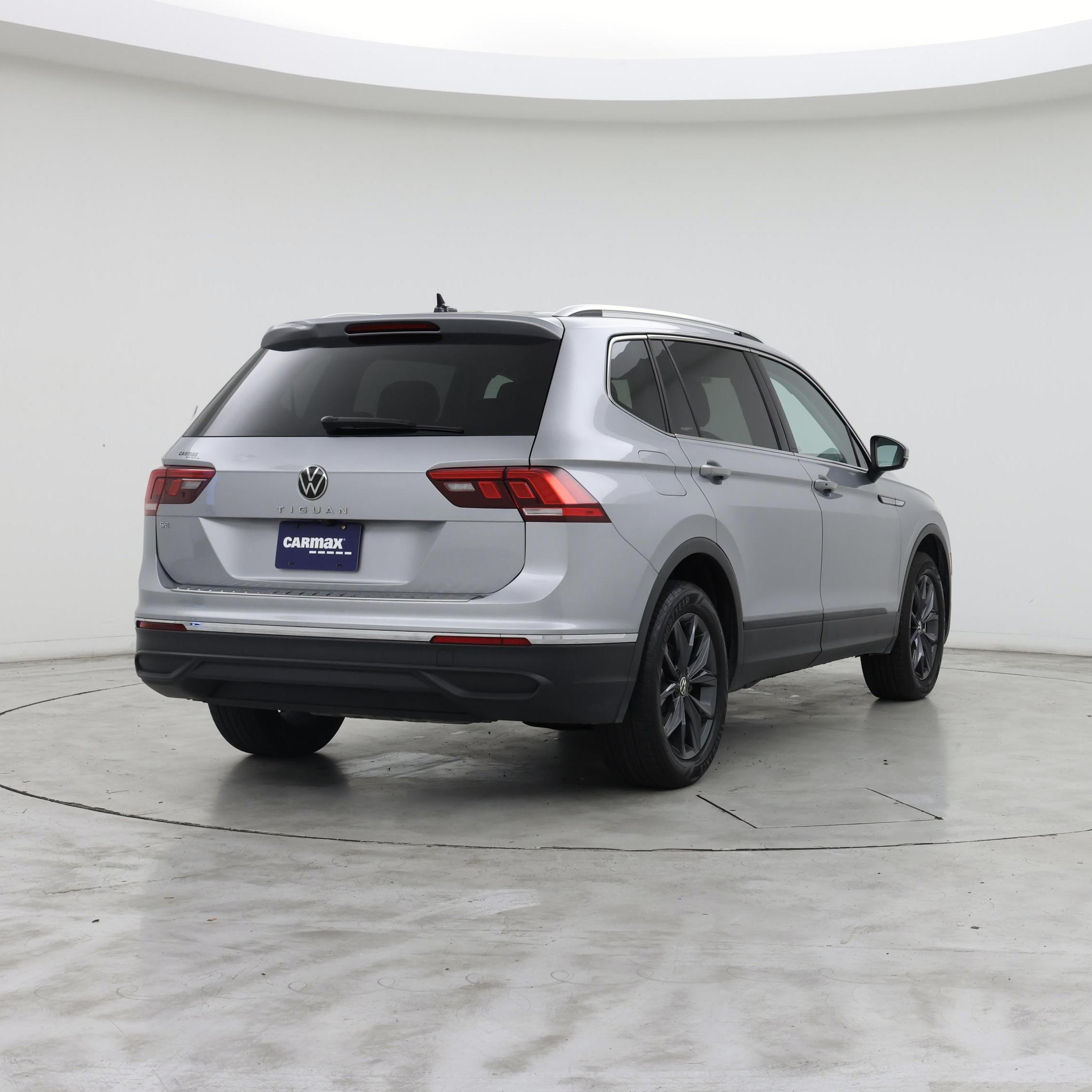 Thumbnail: 2022 Volkswagen Tiguan - 8