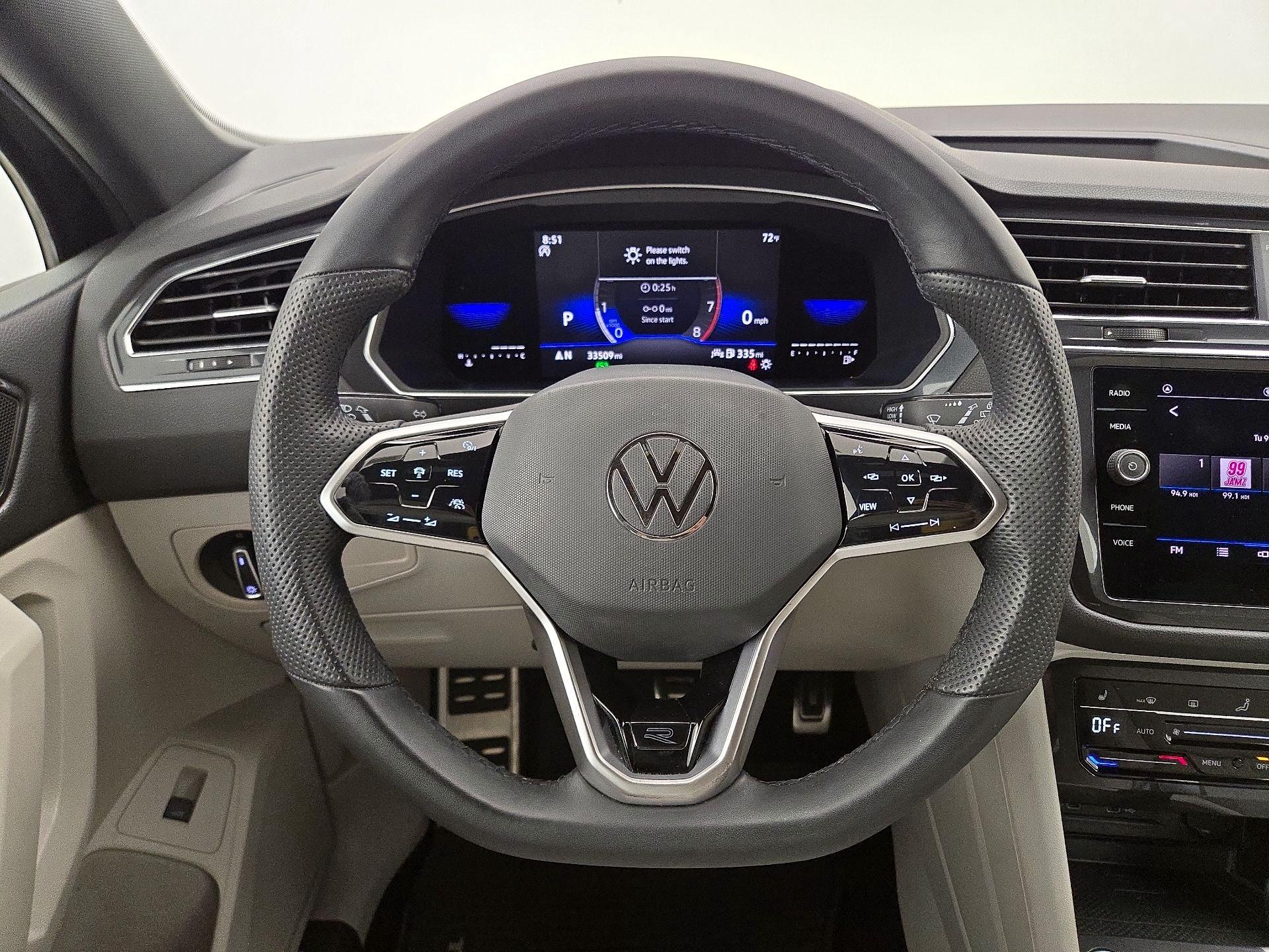 Thumbnail: 2022 Volkswagen Tiguan - 10