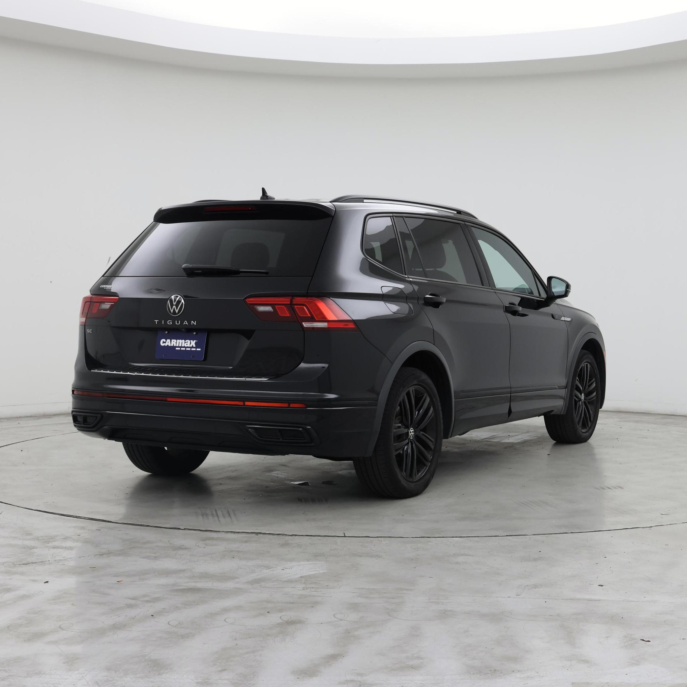 Thumbnail: 2022 Volkswagen Tiguan - 8
