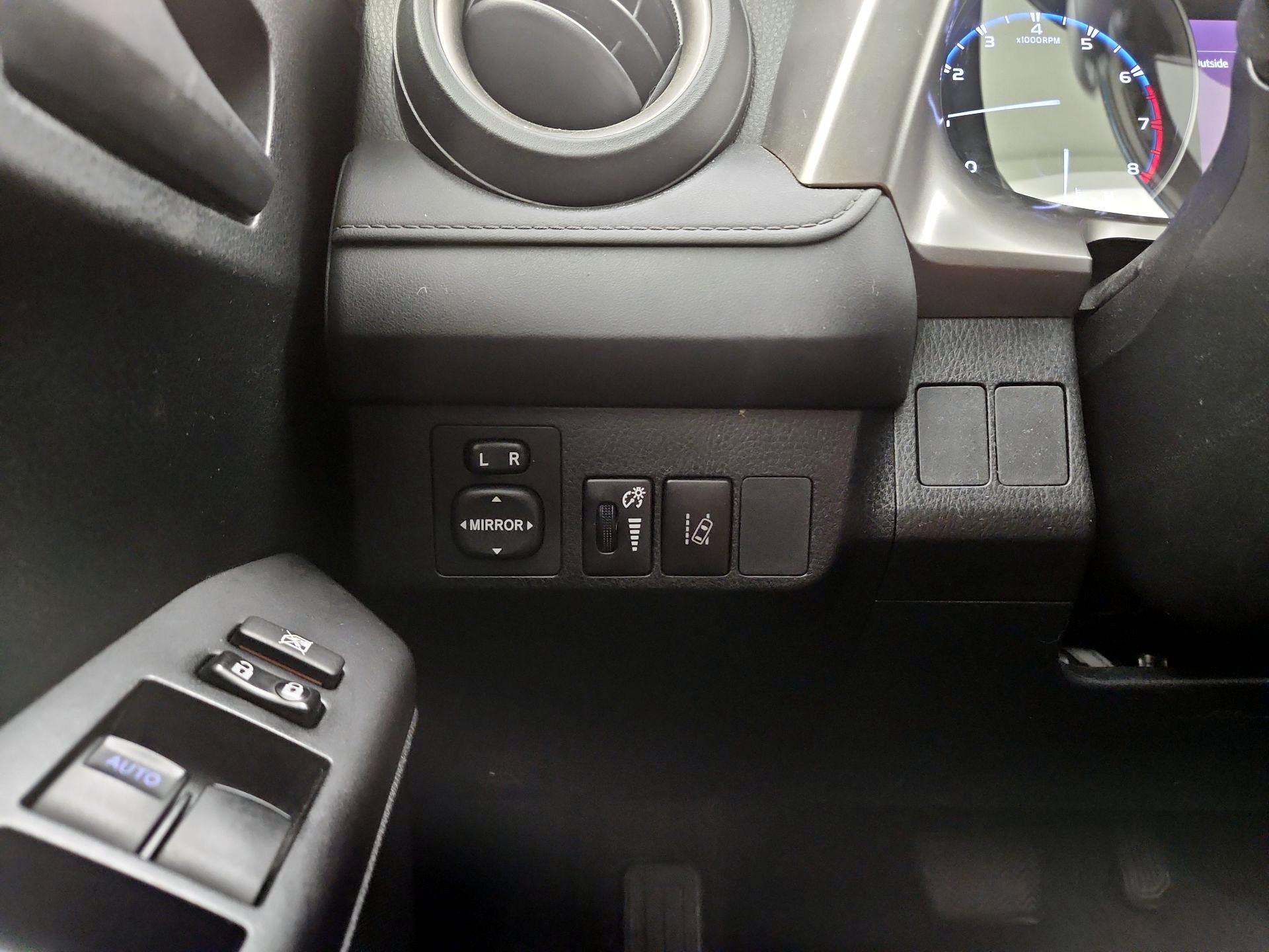 Thumbnail: 2018 Toyota RAV4 - 13