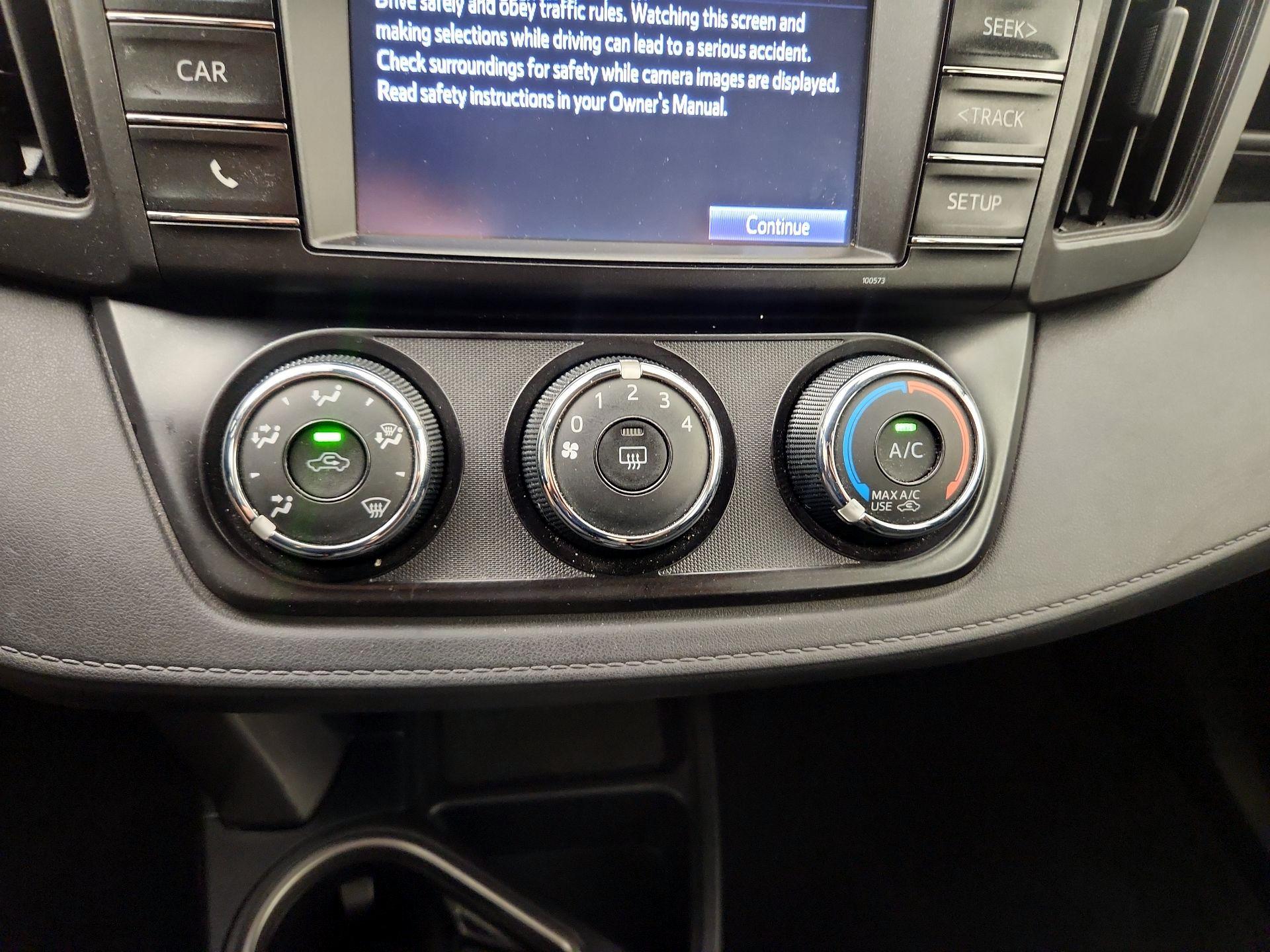 Thumbnail: 2018 Toyota RAV4 - 16