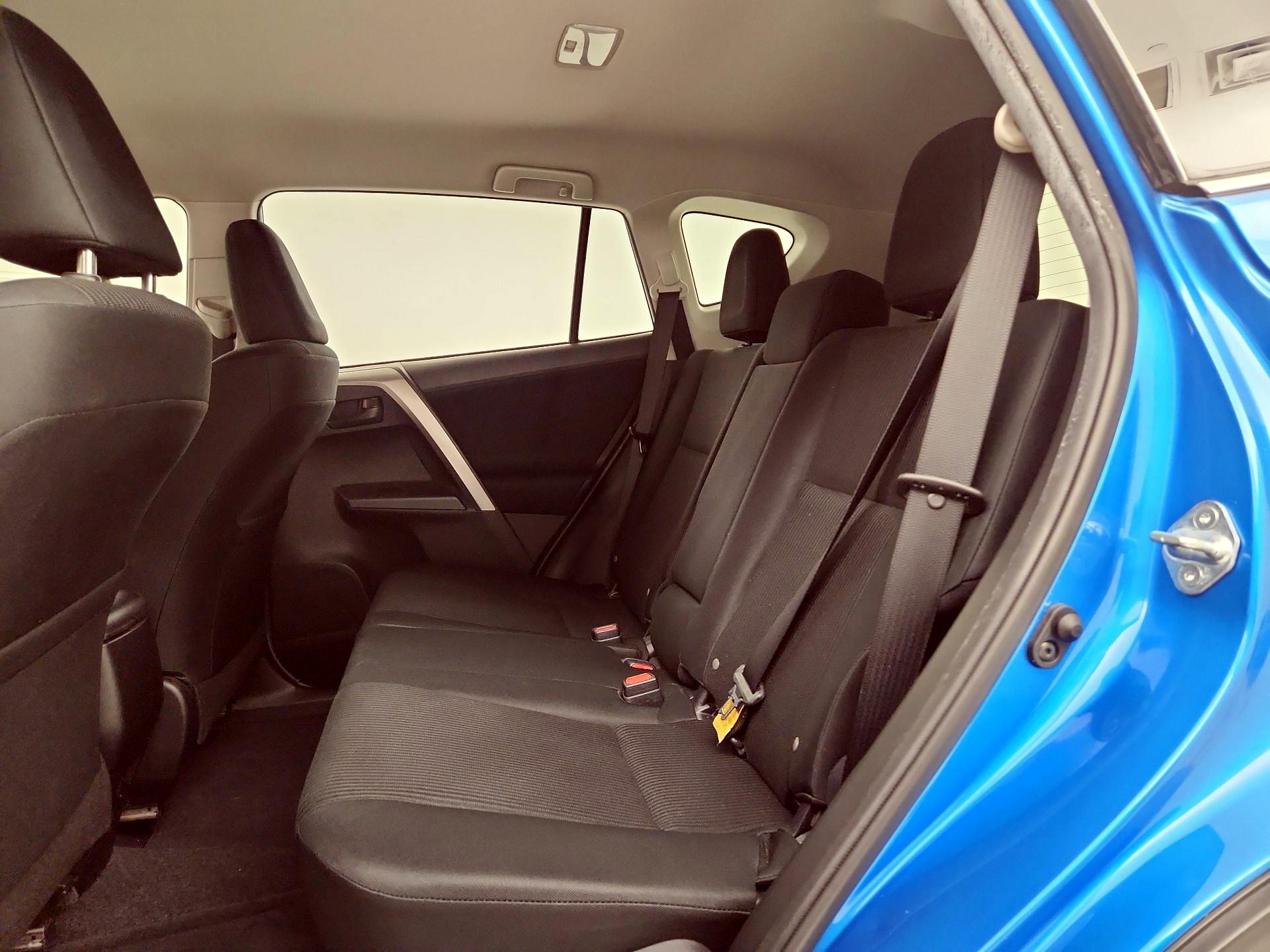 Thumbnail: 2018 Toyota RAV4 - 19