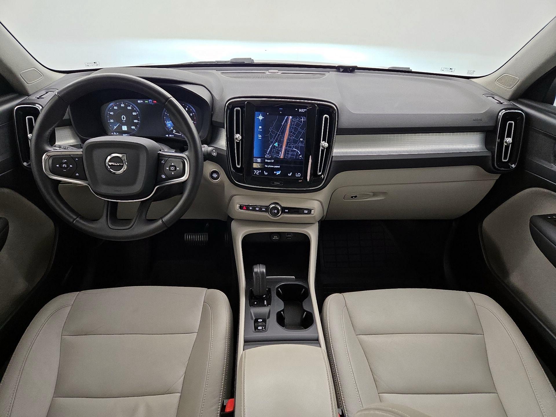 Thumbnail: 2021 Volvo XC40 - 9