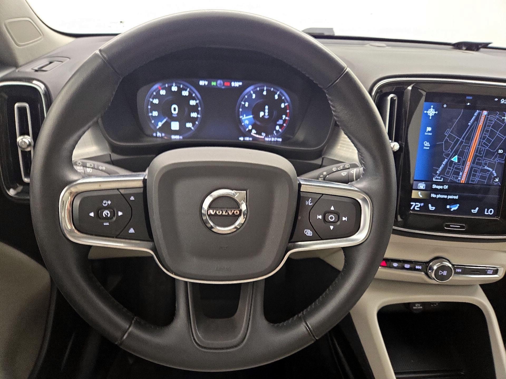 Thumbnail: 2021 Volvo XC40 - 10