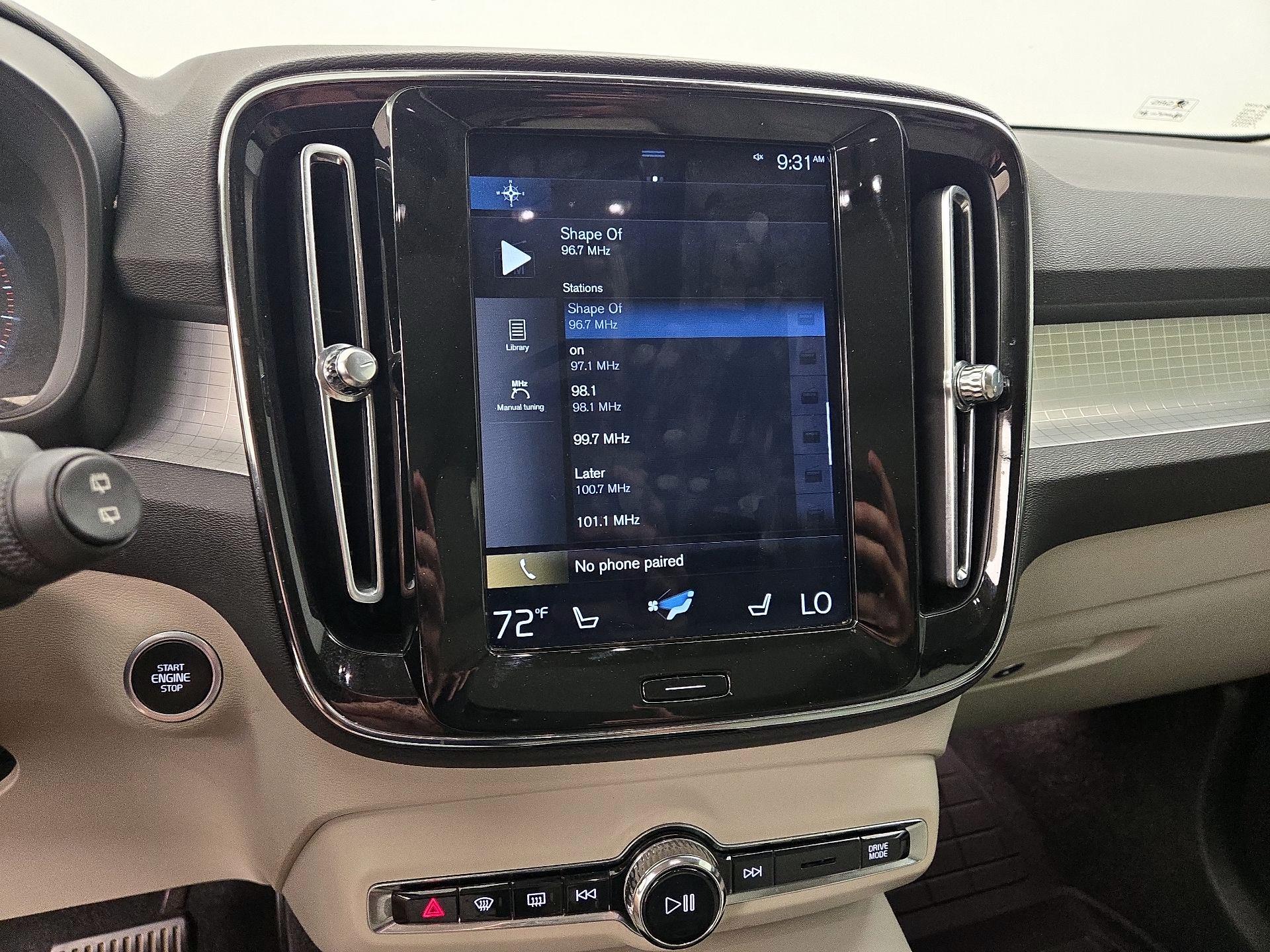 Thumbnail: 2021 Volvo XC40 - 16