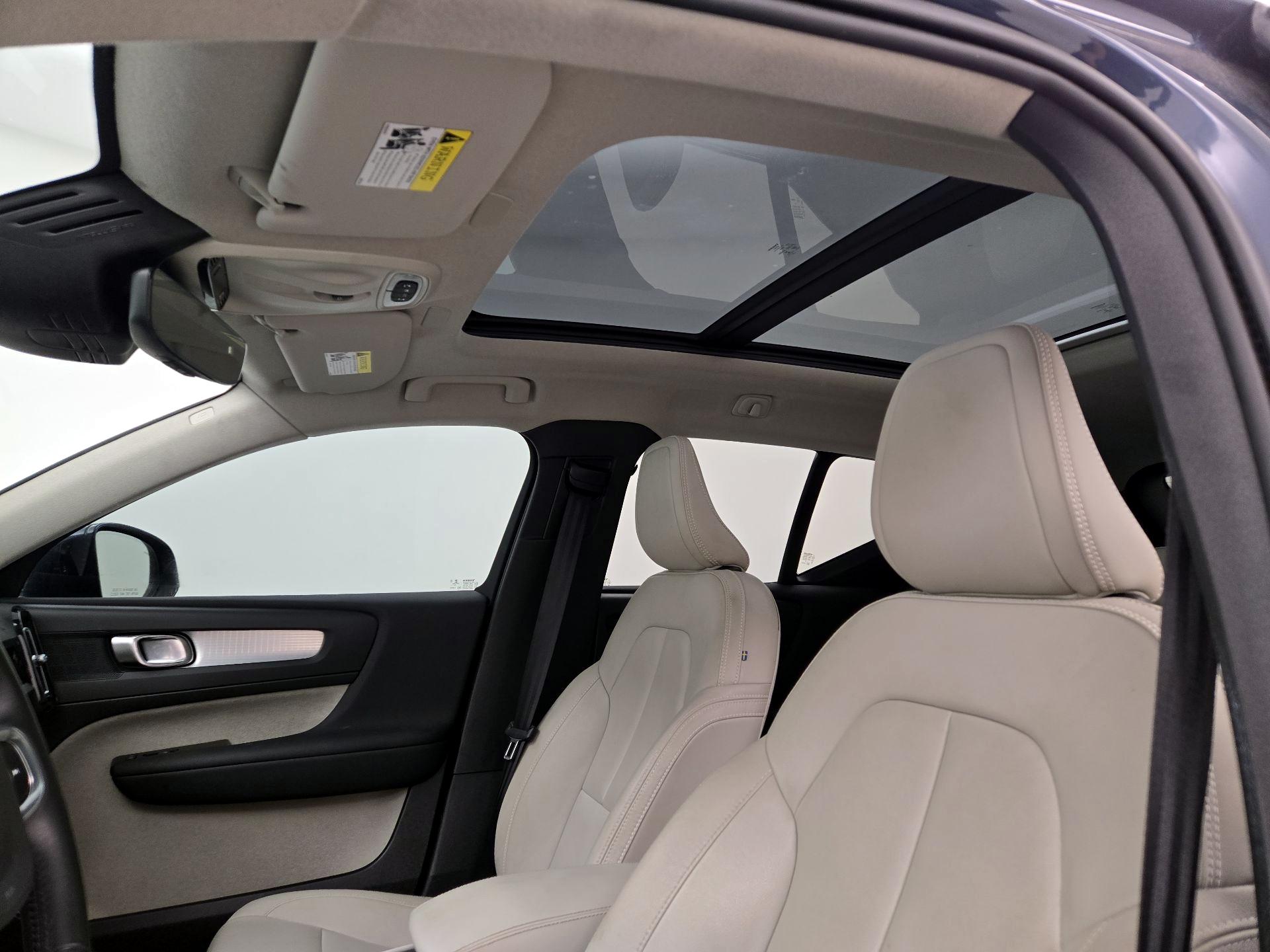 Thumbnail: 2021 Volvo XC40 - 20