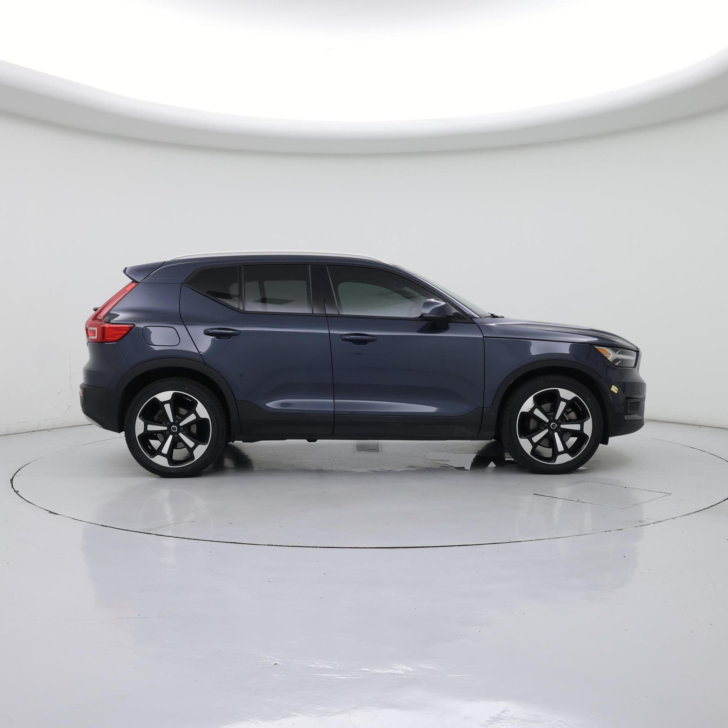 Thumbnail: 2021 Volvo XC40 - 7