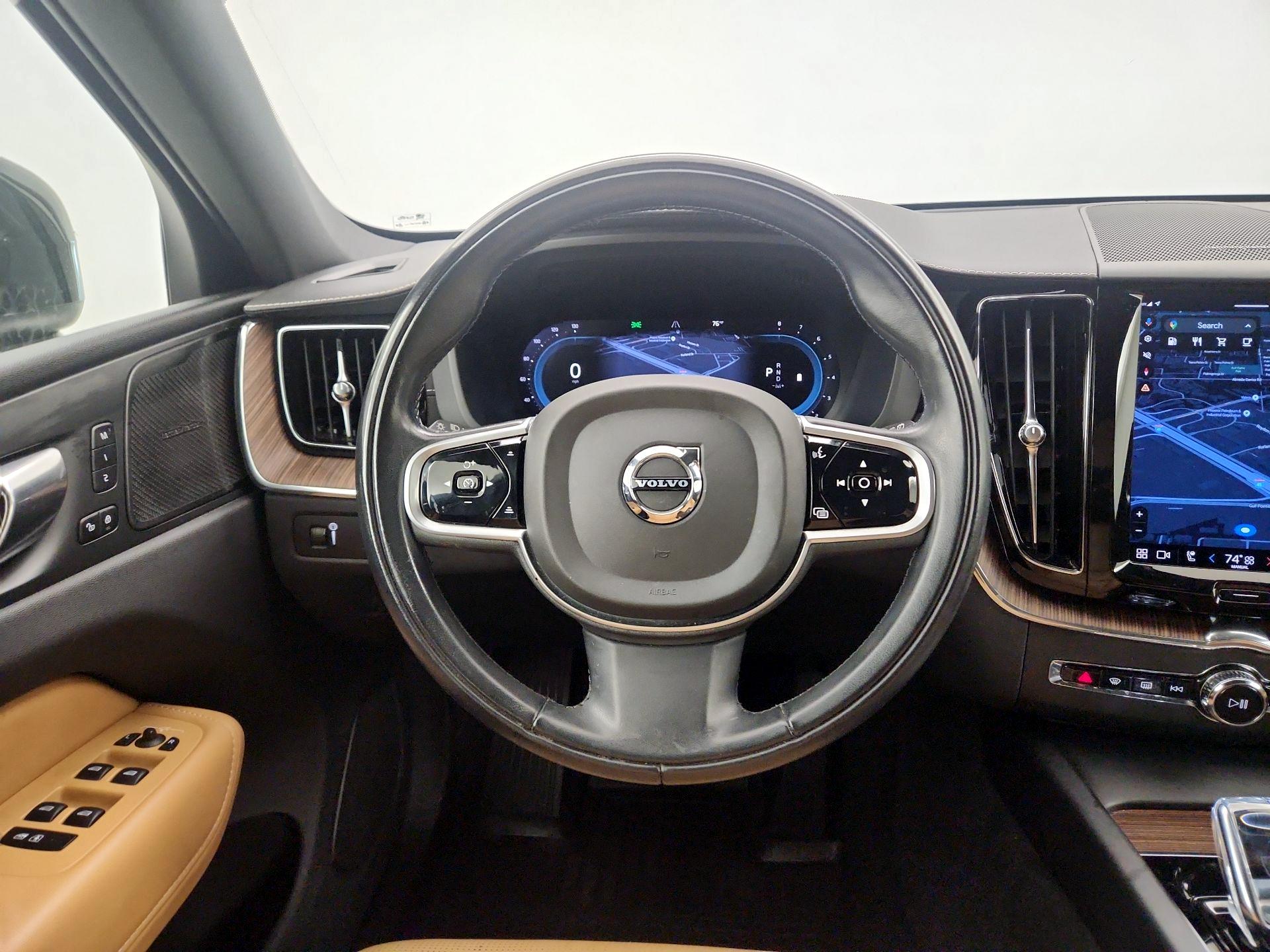 Thumbnail: 2022 Volvo XC60 - 10