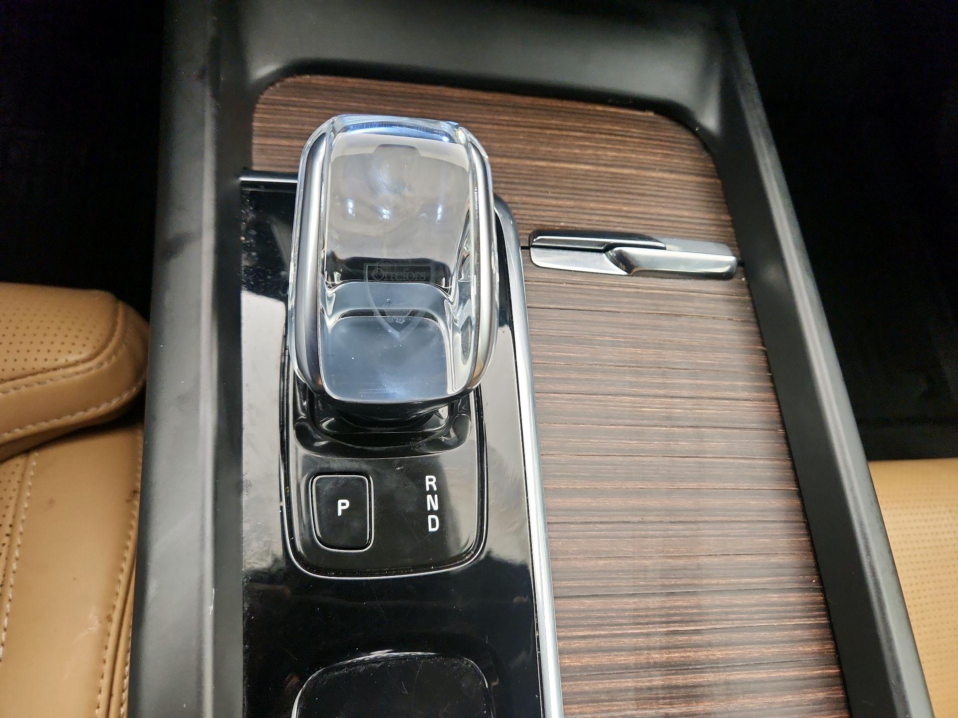 Thumbnail: 2022 Volvo XC60 - 18