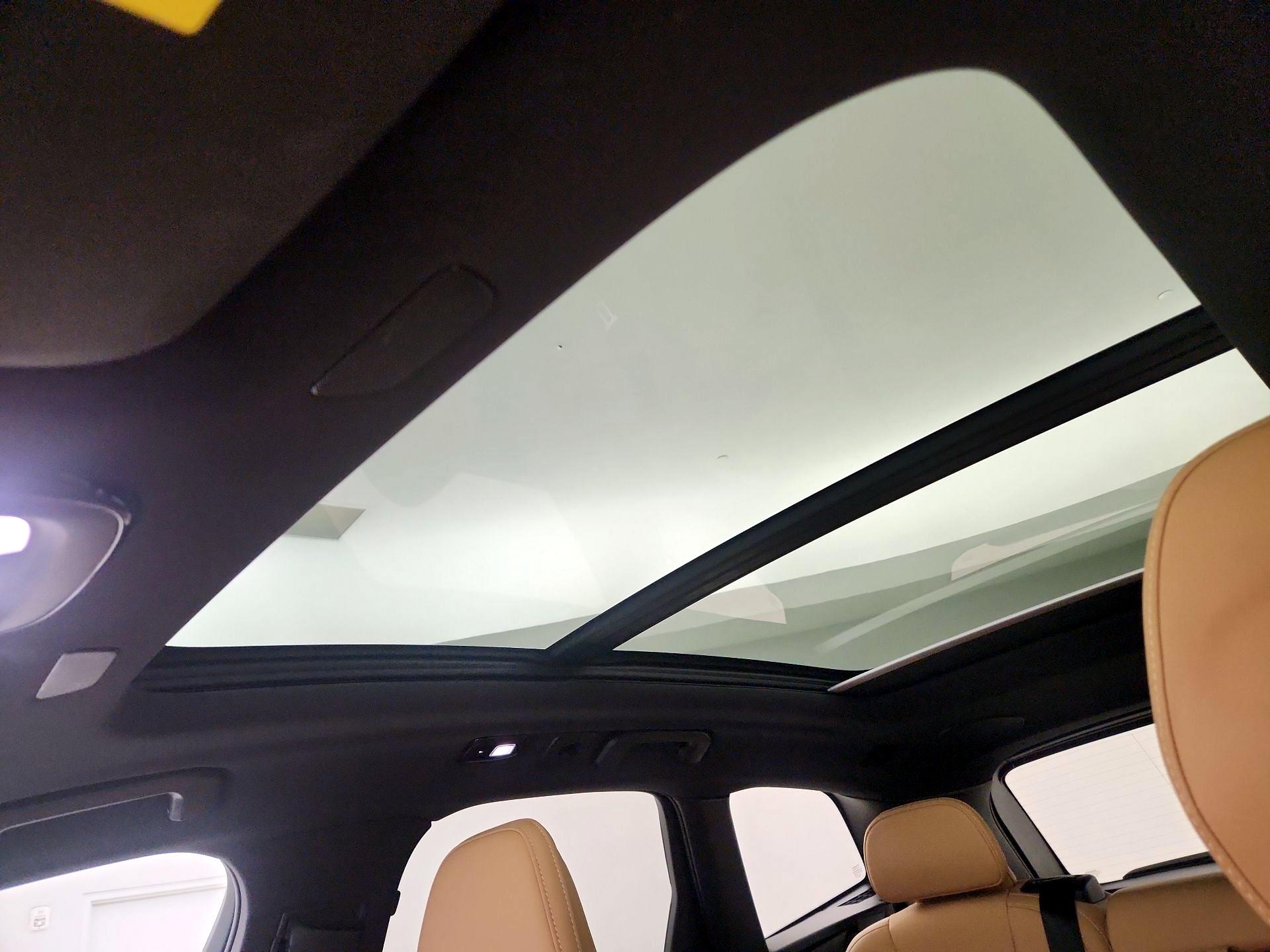 Thumbnail: 2022 Volvo XC60 - 20