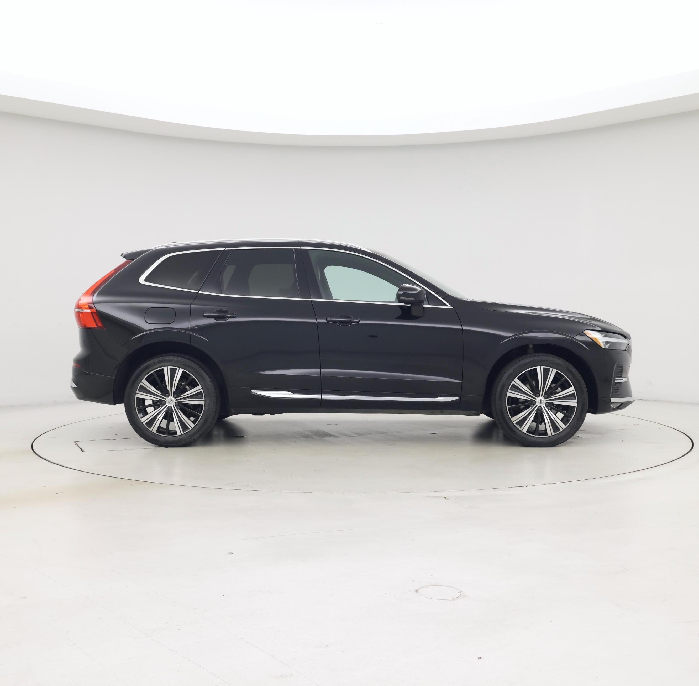 Thumbnail: 2022 Volvo XC60 - 7