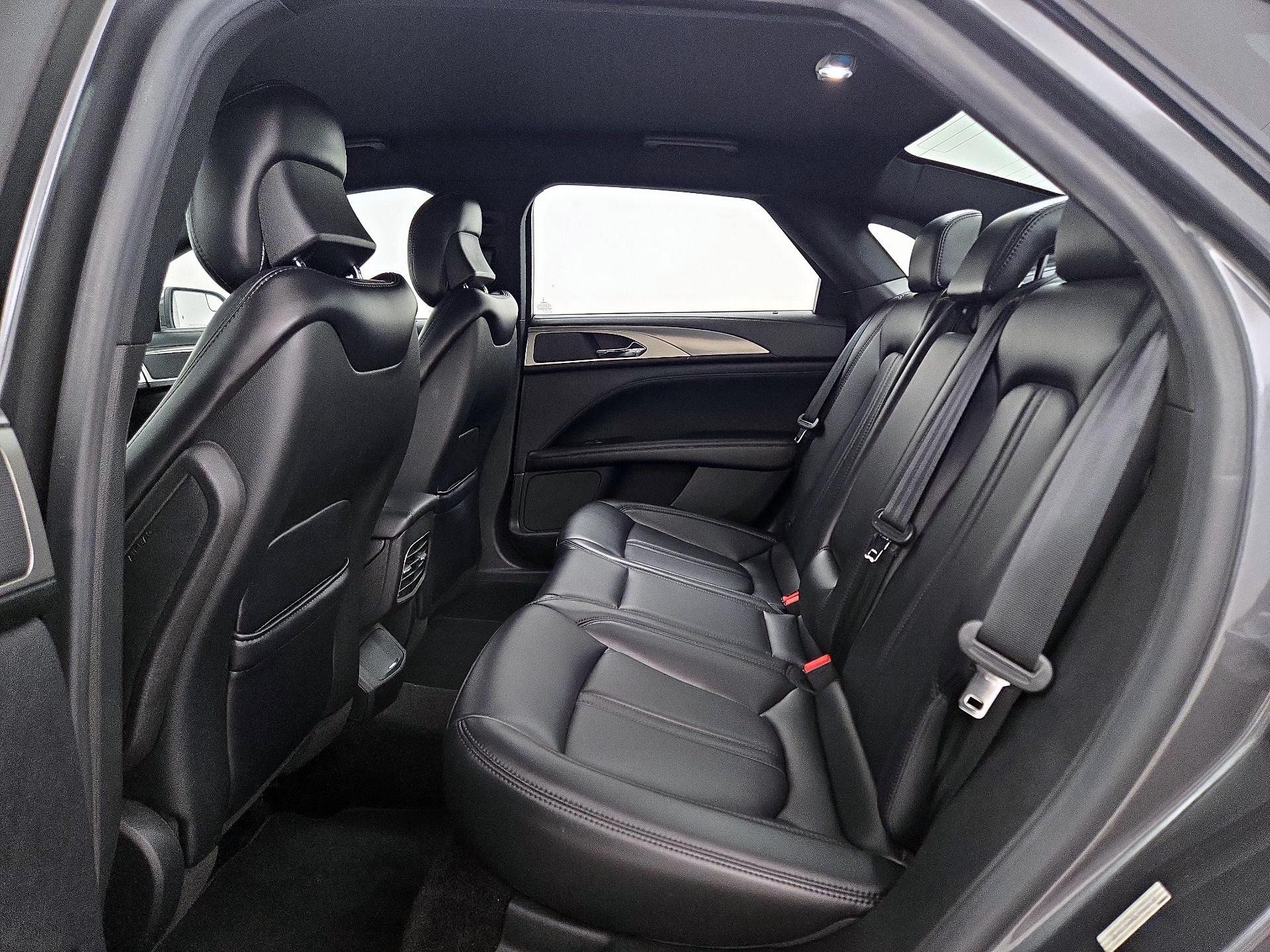 Thumbnail: 2018 Lincoln MKZ - 19