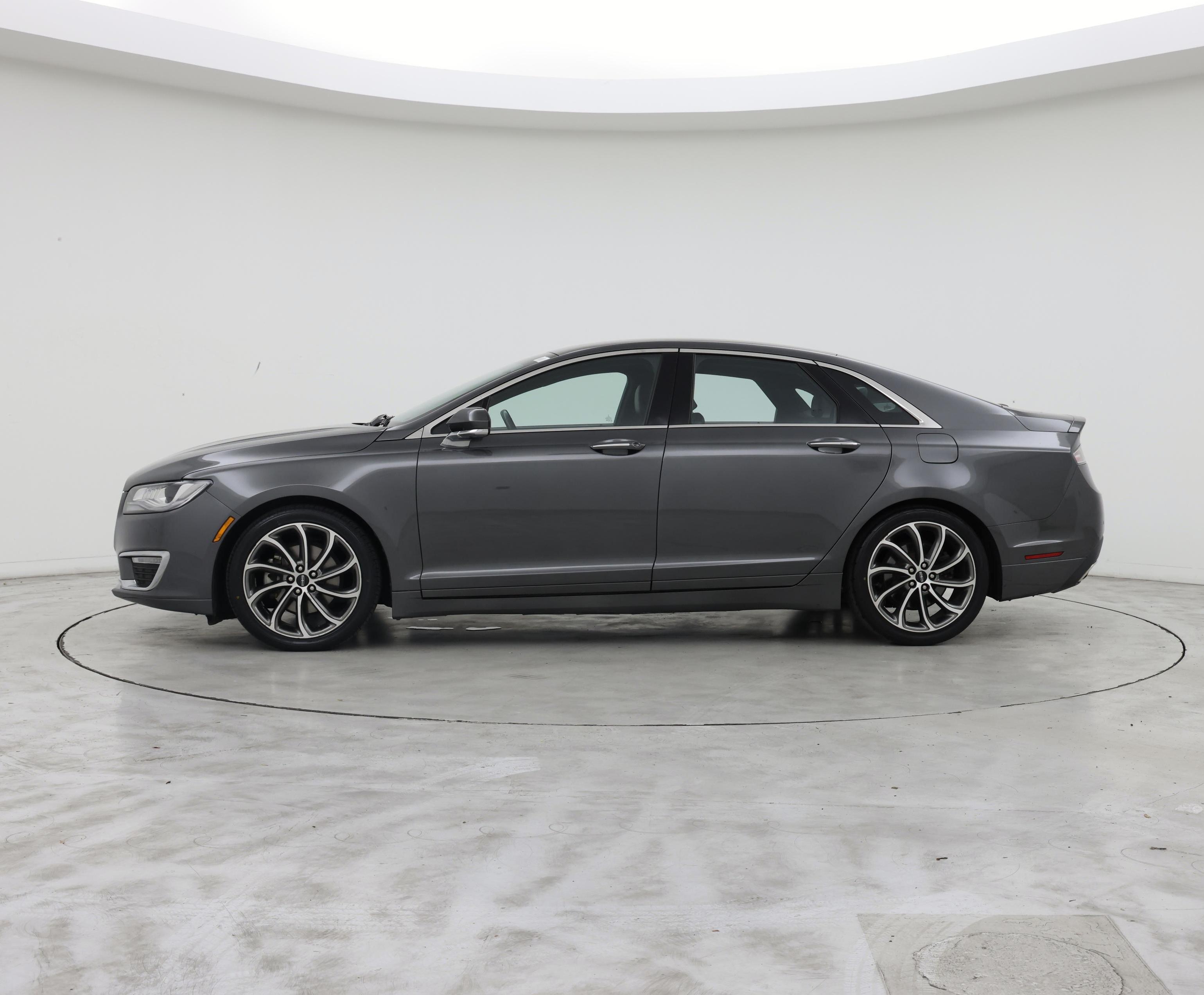 Thumbnail: 2018 Lincoln MKZ - 3
