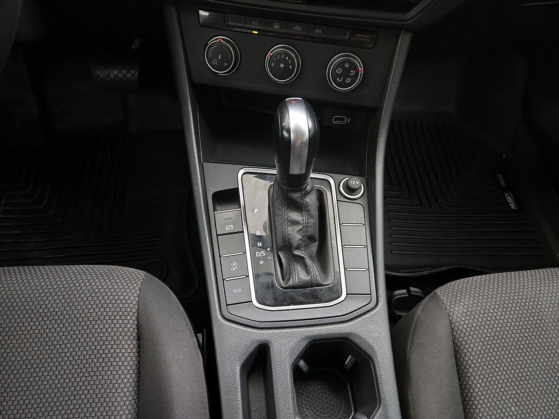 Thumbnail: 2019 Volkswagen Jetta - 17