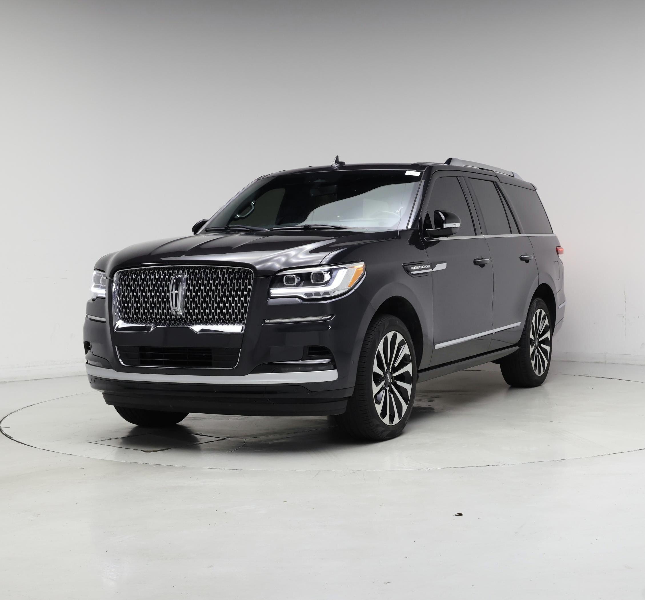 Thumbnail: 2023 Lincoln Navigator - 4