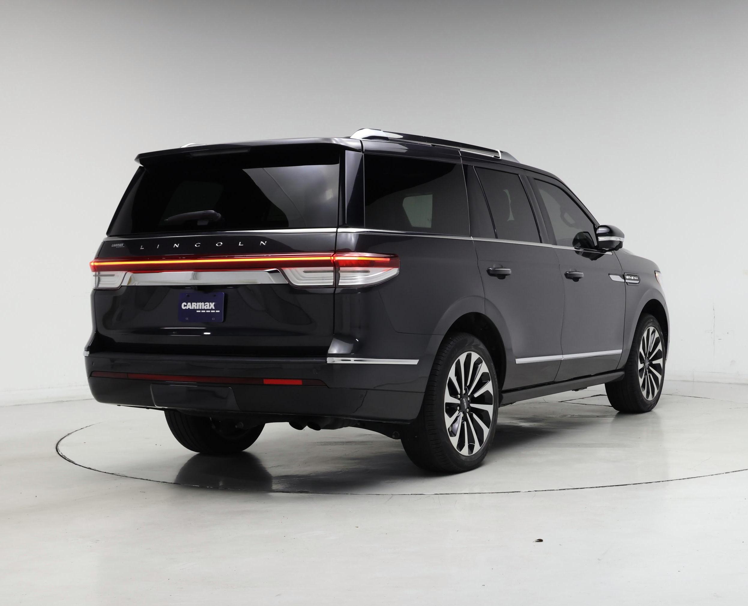 Thumbnail: 2023 Lincoln Navigator - 8