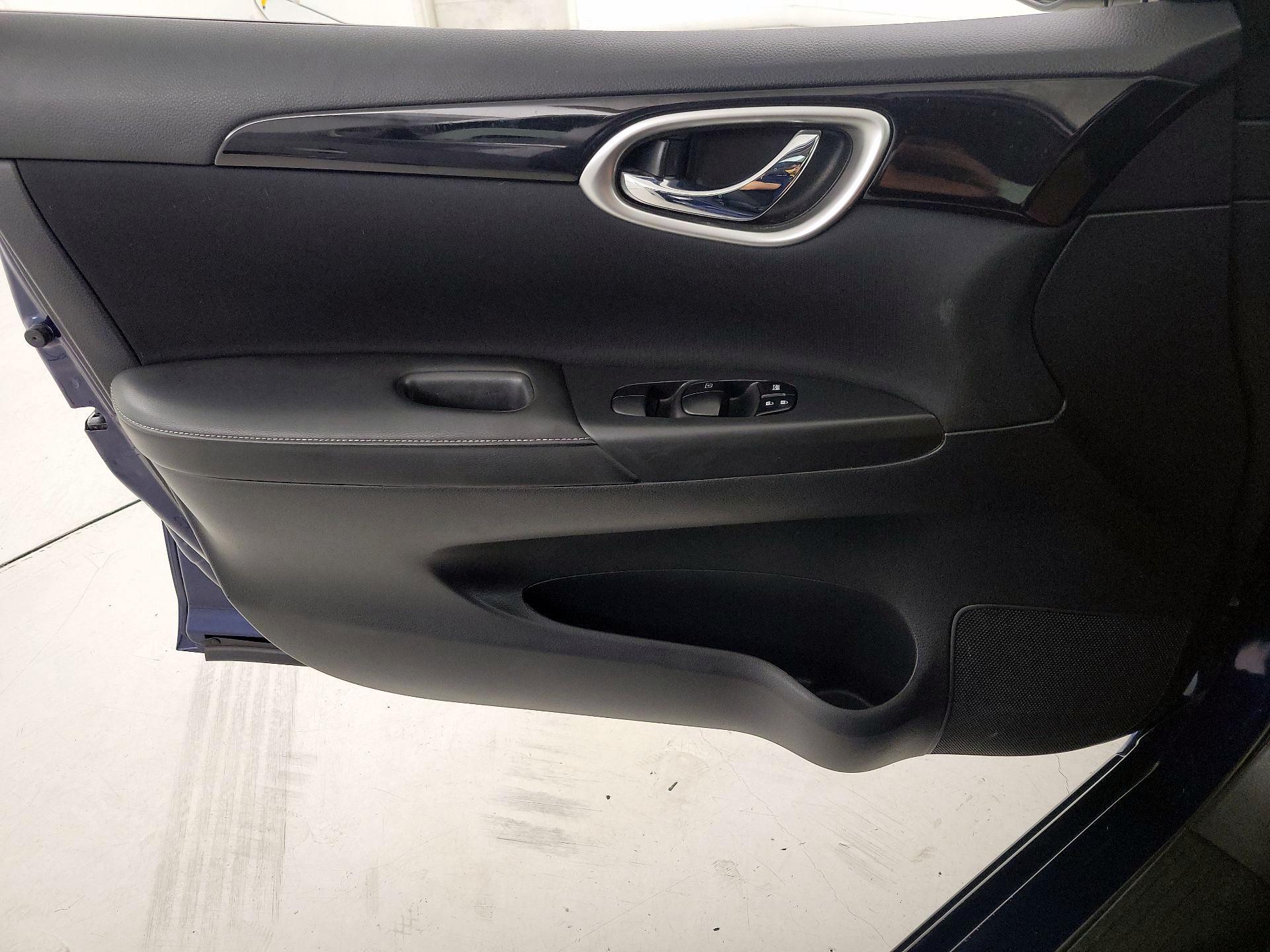 Thumbnail: 2019 Nissan Sentra - 12