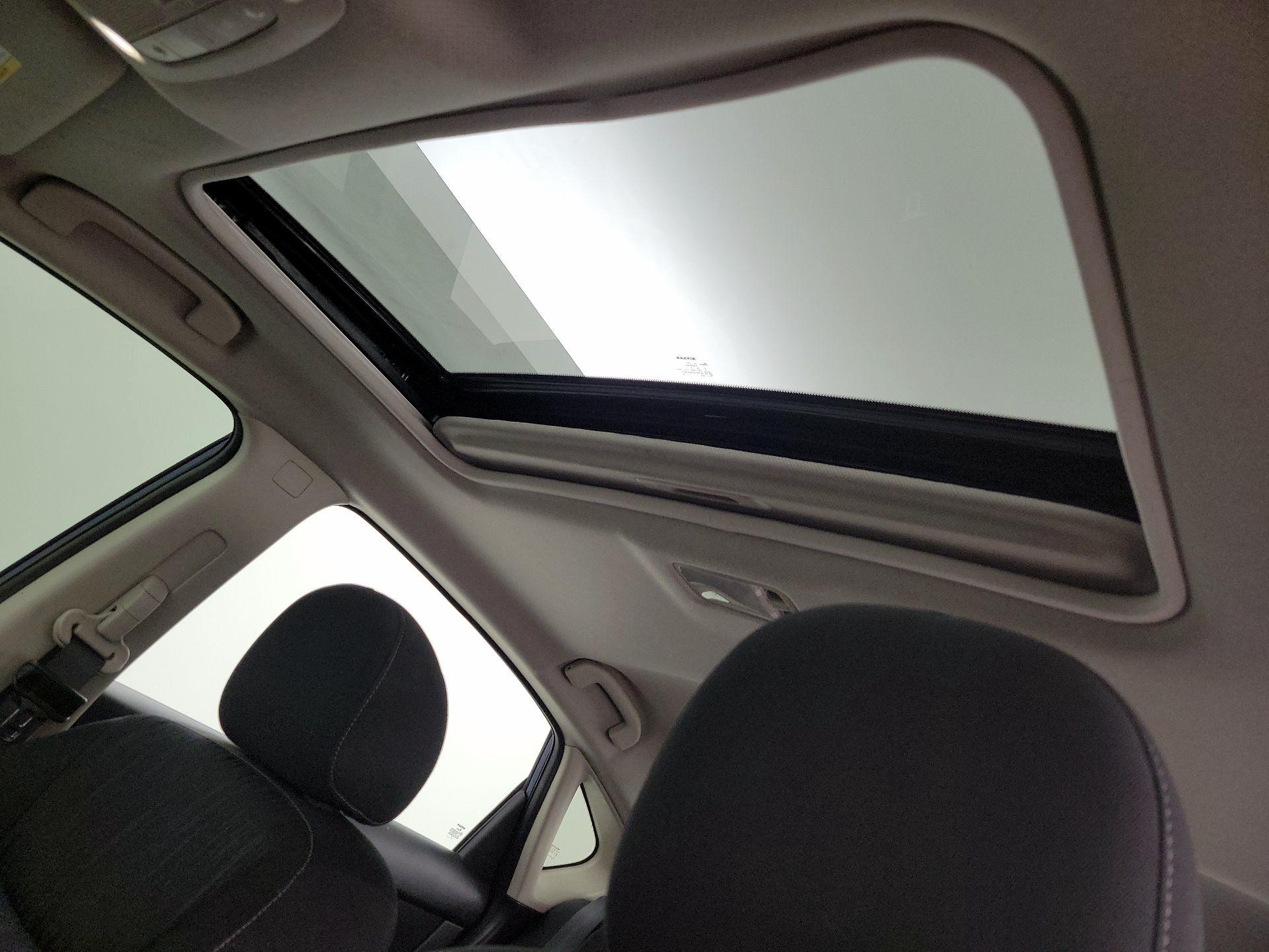 Thumbnail: 2019 Nissan Sentra - 19