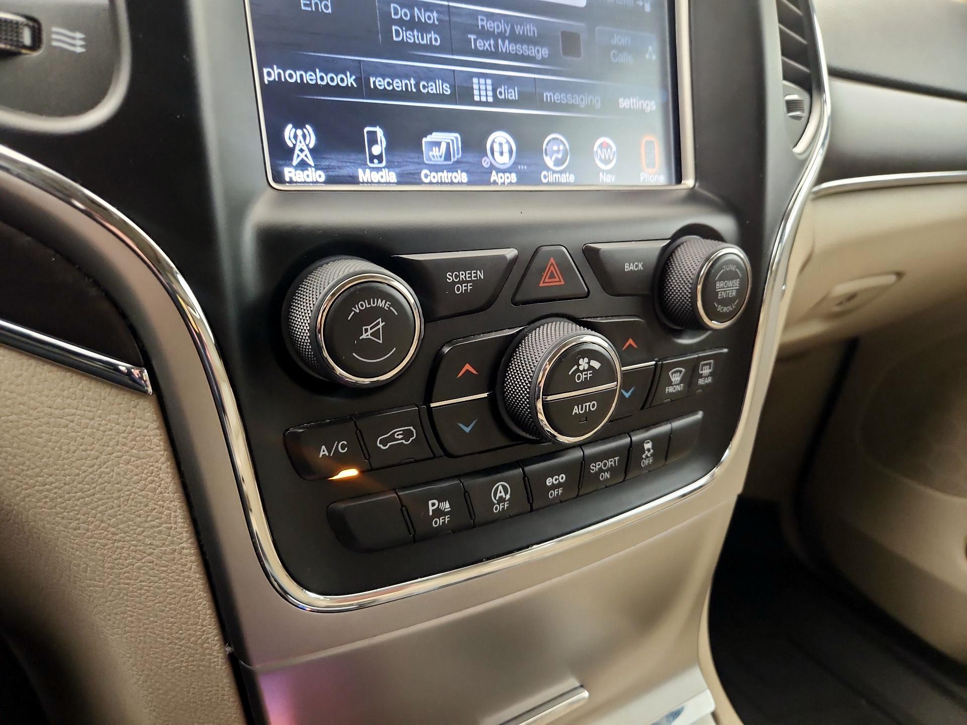 Thumbnail: 2017 Jeep Grand Cherokee - 16