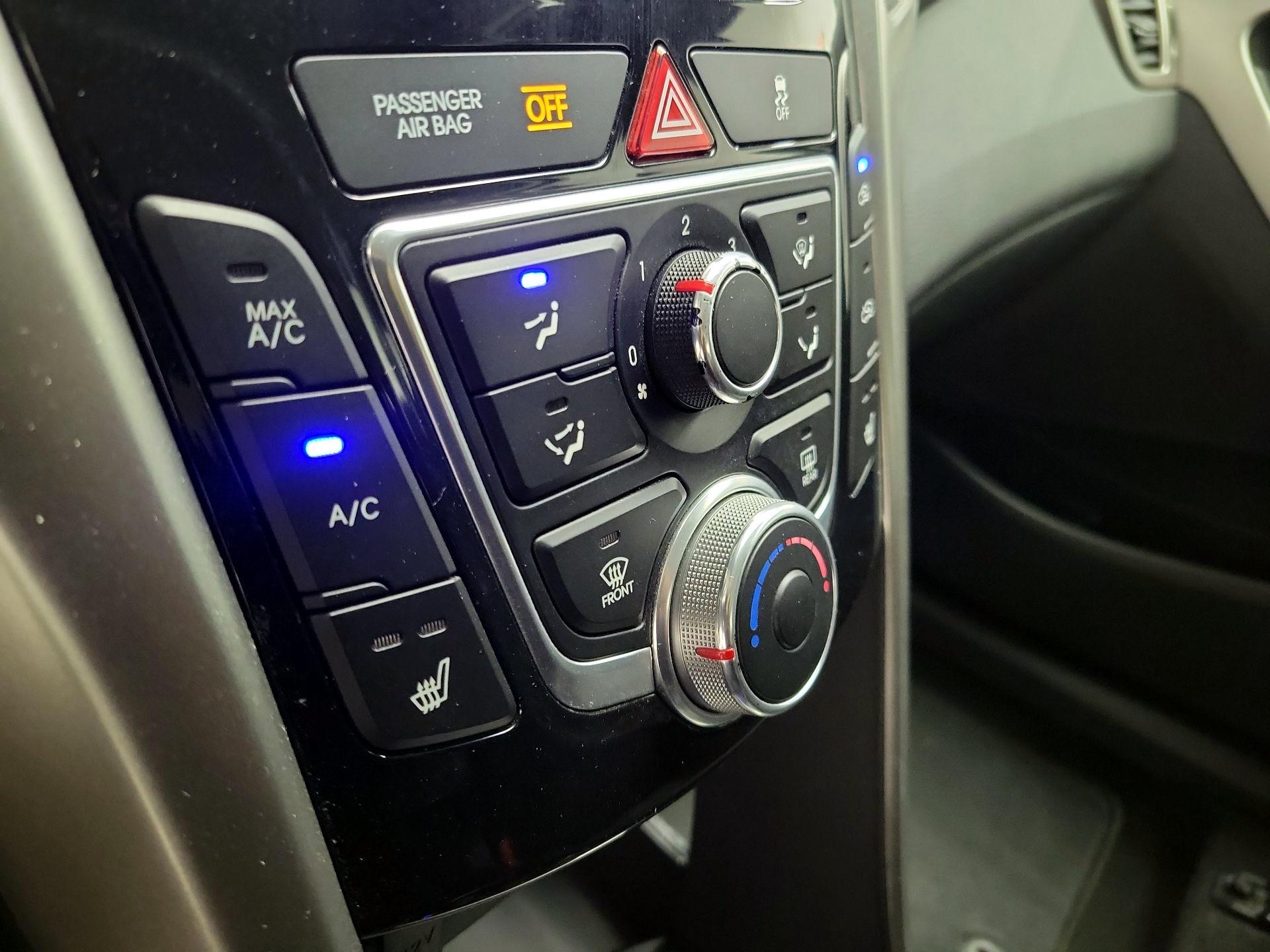 Thumbnail: 2013 Hyundai Elantra - 15