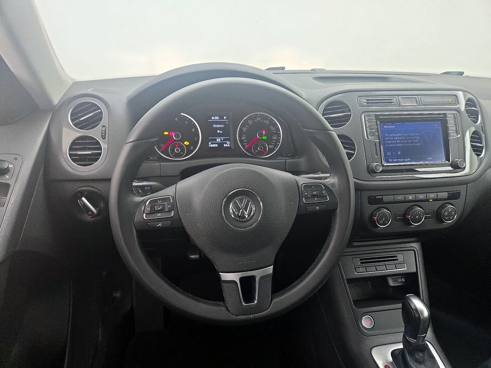 Thumbnail: 2017 Volkswagen Tiguan - 10