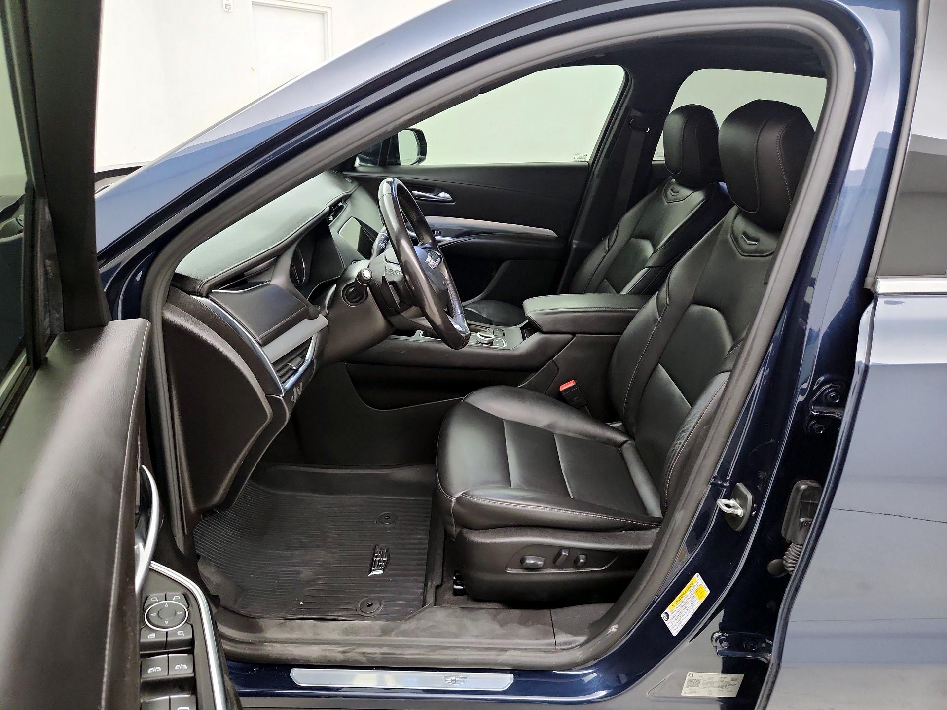 Thumbnail: 2021 Cadillac XT4 - 11