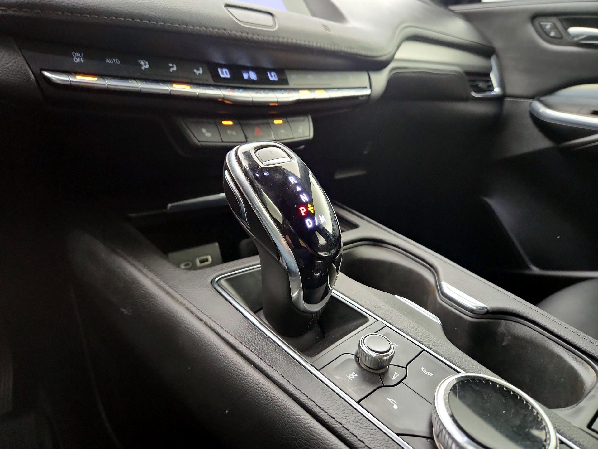 Thumbnail: 2021 Cadillac XT4 - 15
