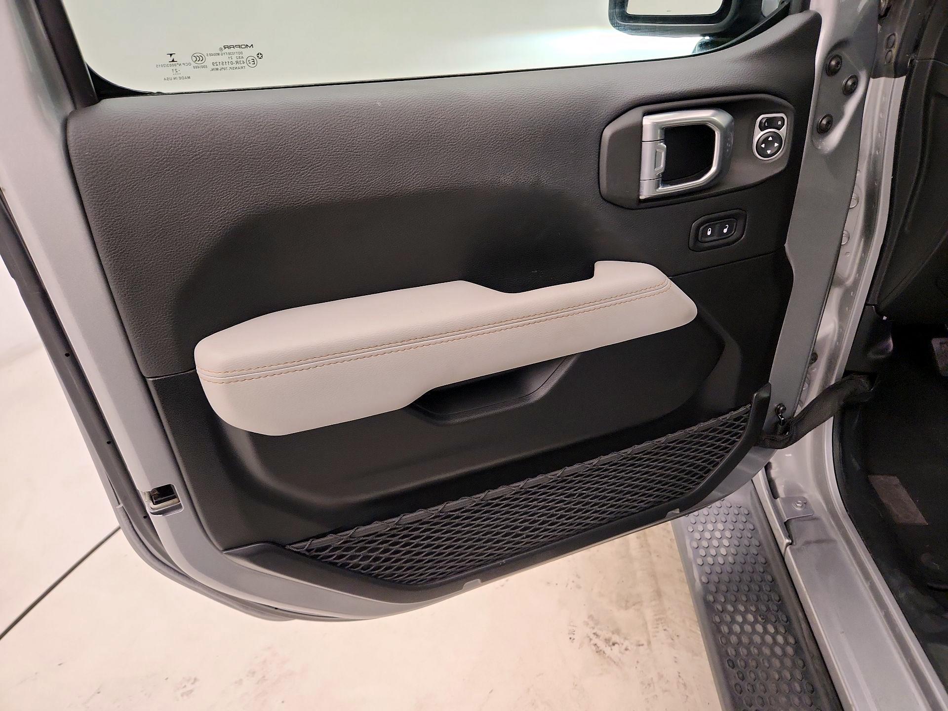 Thumbnail: 2021 Jeep Wrangler - 12