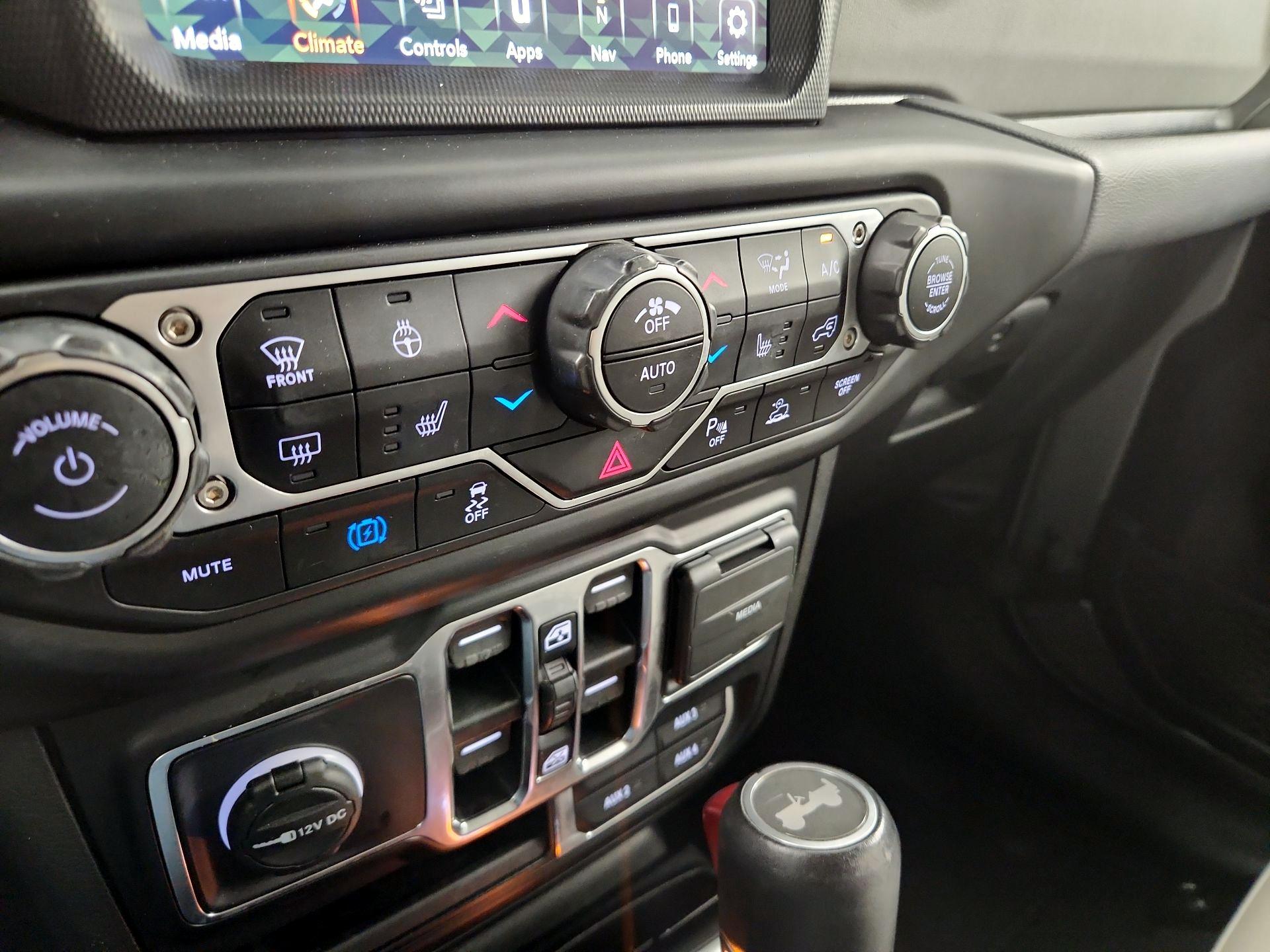 Thumbnail: 2021 Jeep Wrangler - 14