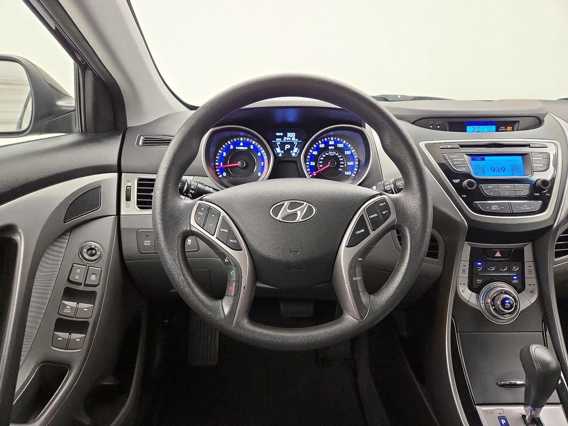 Thumbnail: 2013 Hyundai Elantra - 10