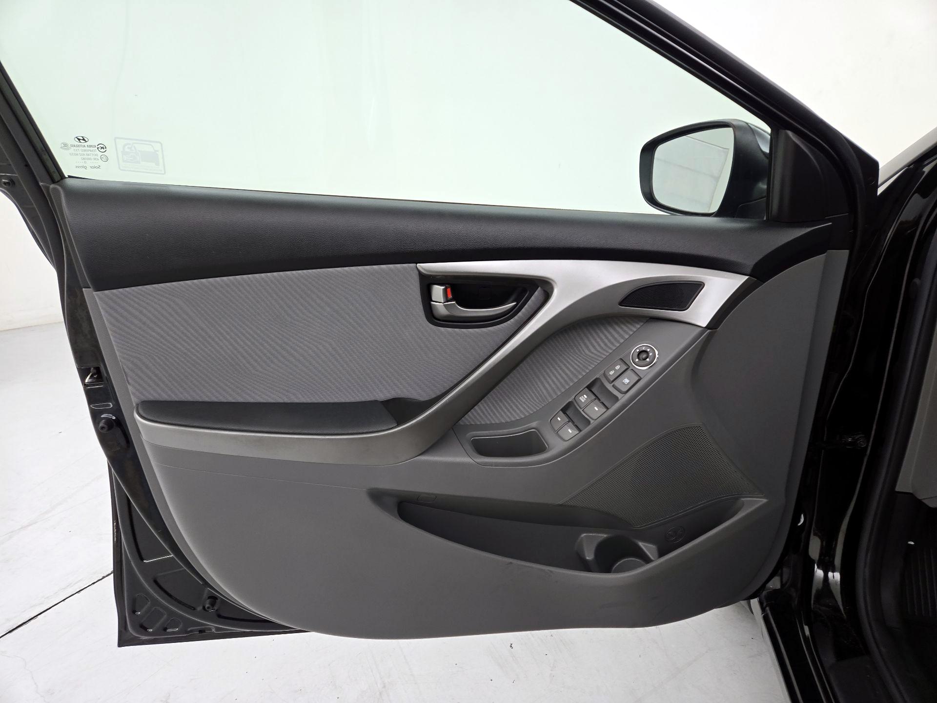 Thumbnail: 2013 Hyundai Elantra - 12