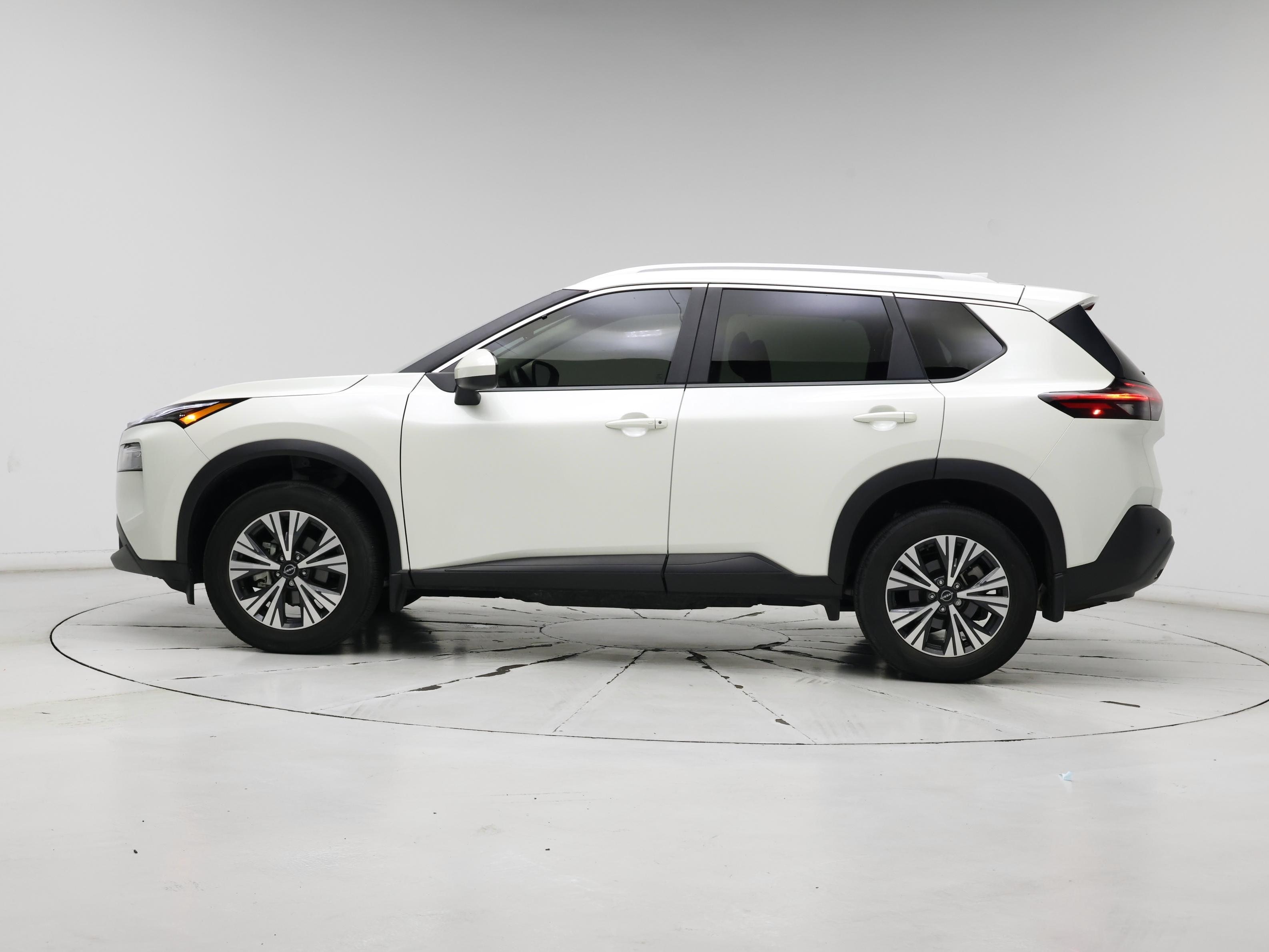 Thumbnail: 2023 Nissan Rogue - 3