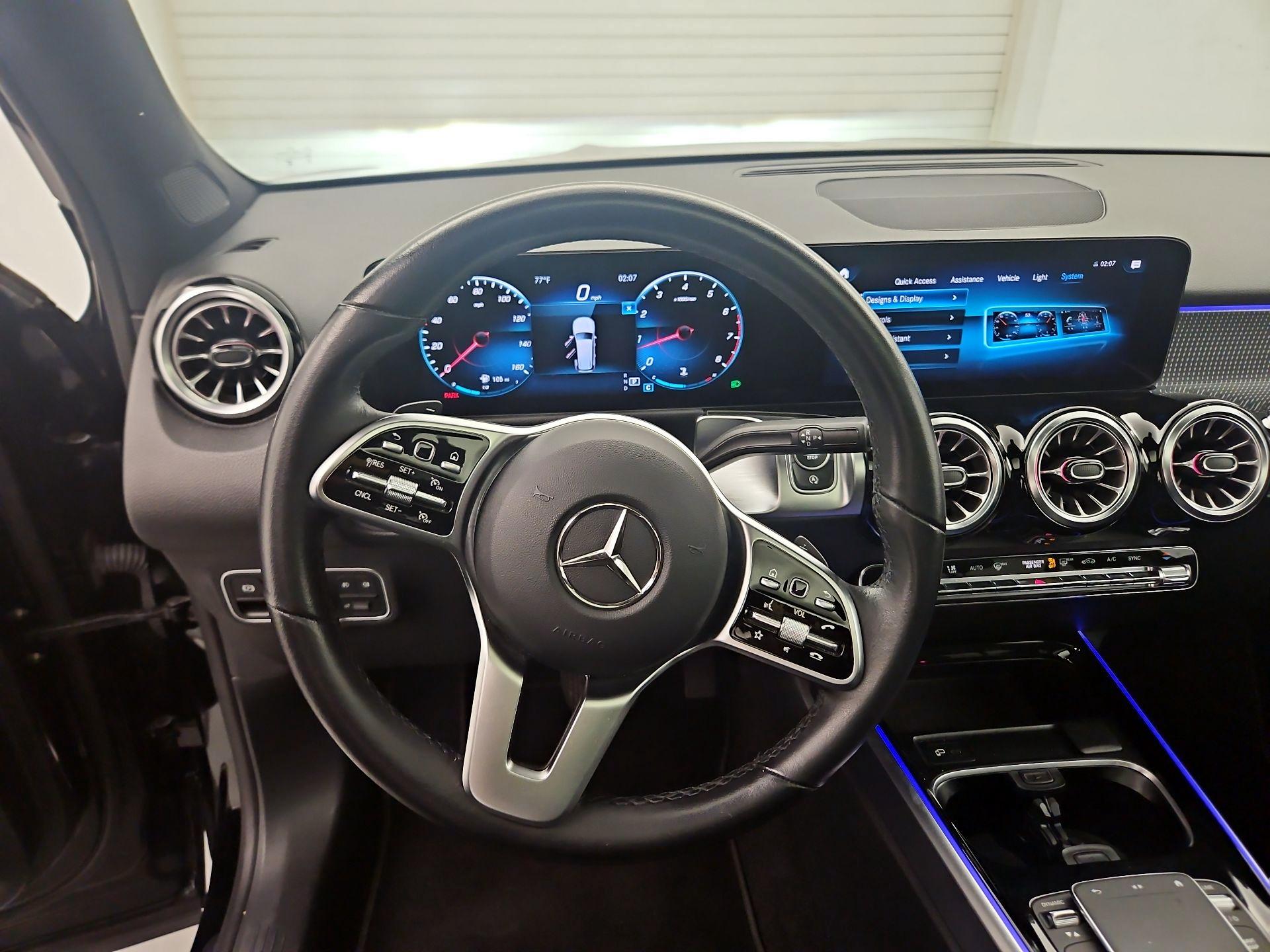Thumbnail: 2023 Mercedes-Benz GLB - 10