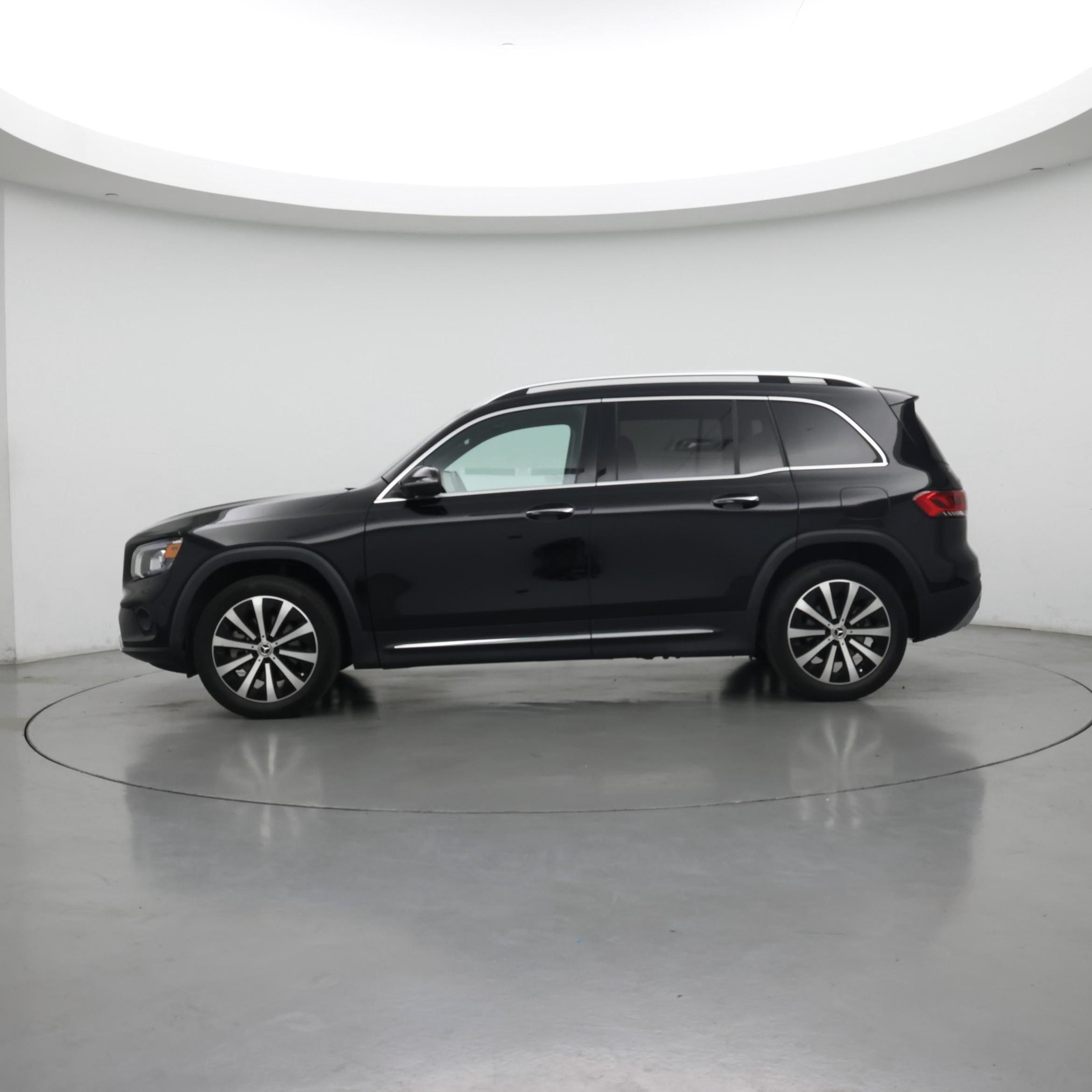 Thumbnail: 2023 Mercedes-Benz GLB - 3