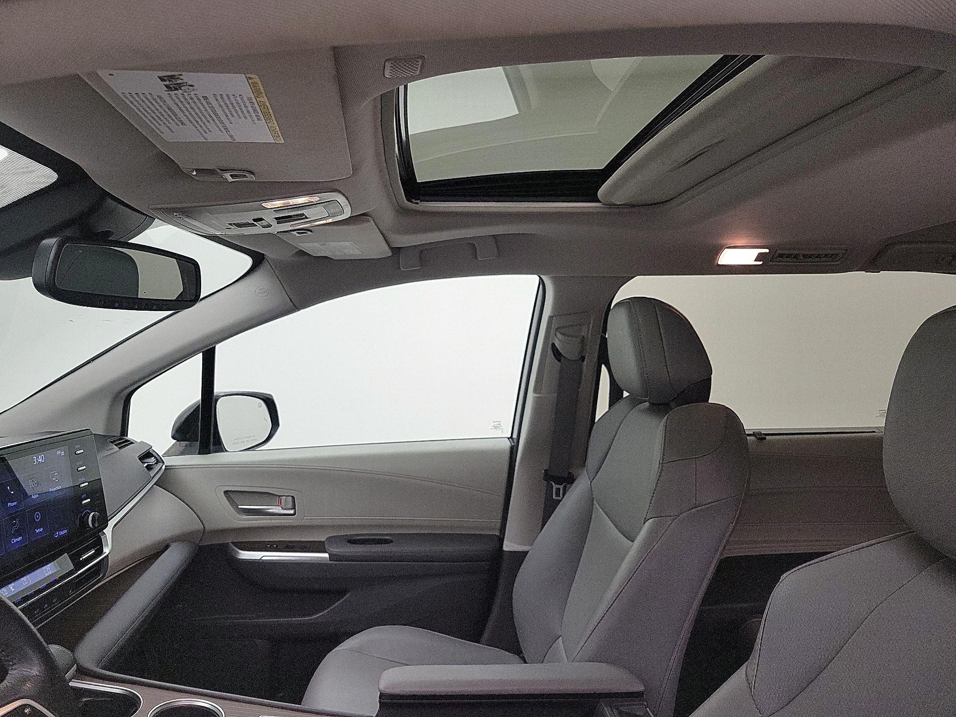 Thumbnail: 2021 Toyota Sienna - 19