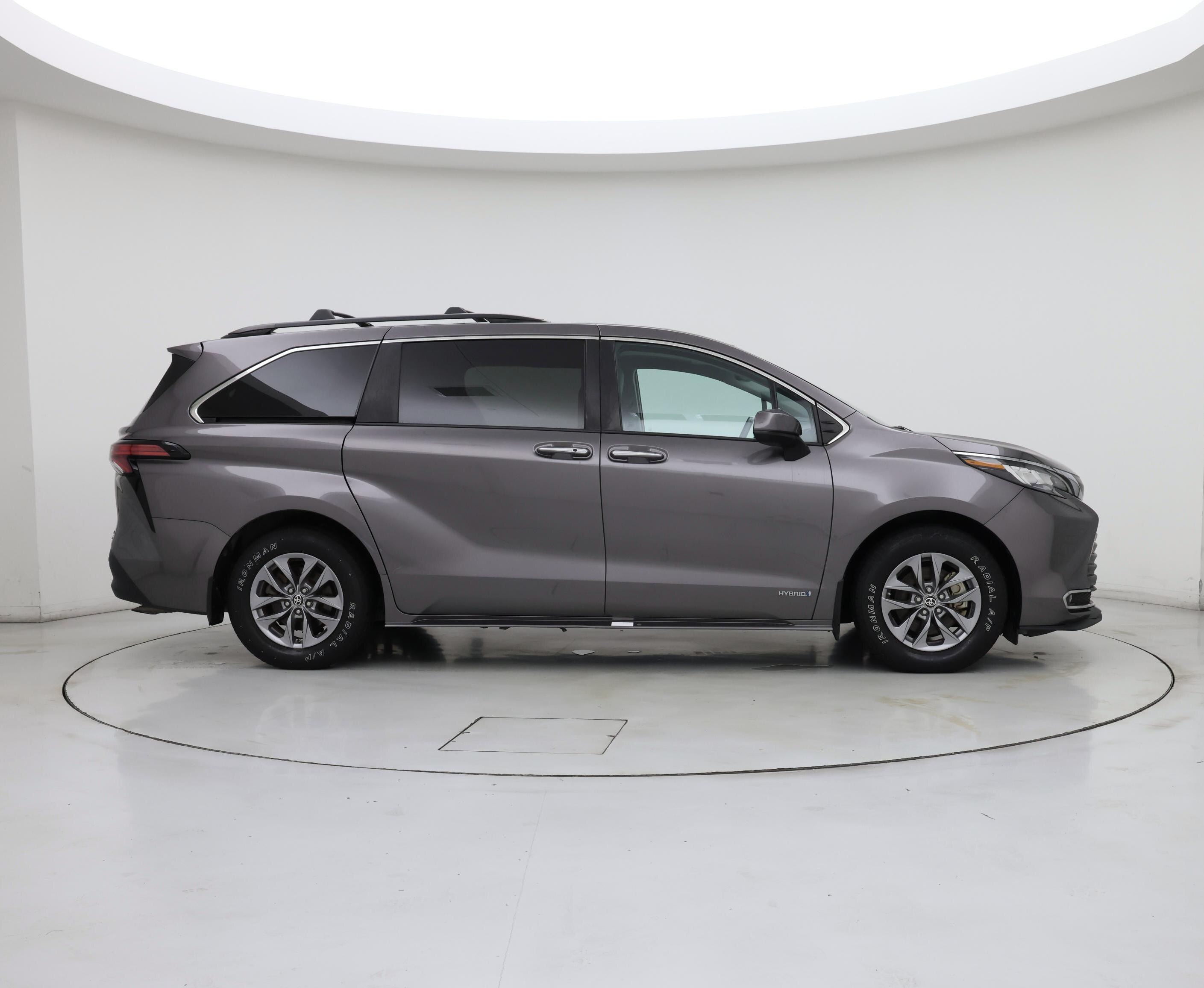 Thumbnail: 2021 Toyota Sienna - 7