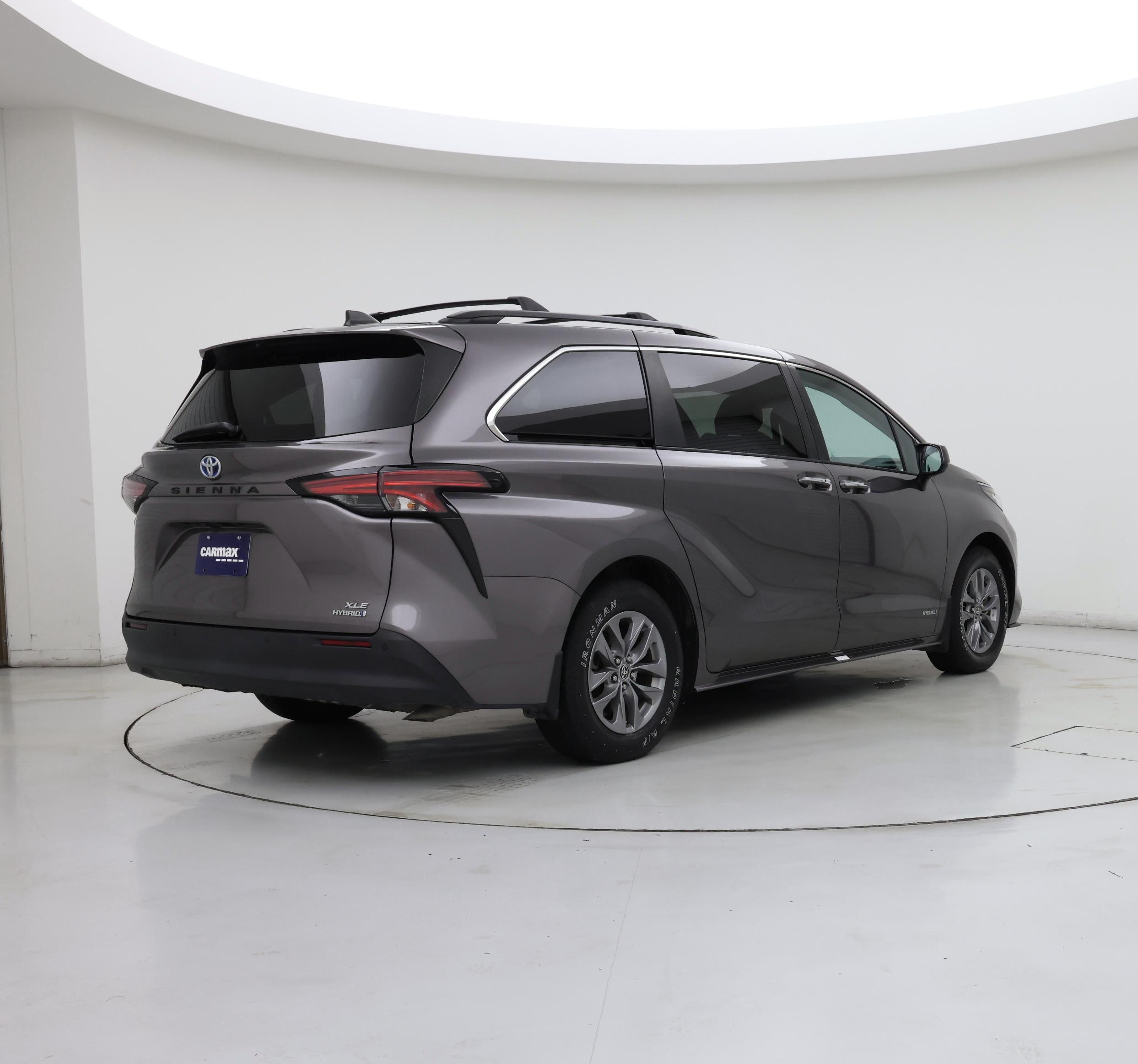 Thumbnail: 2021 Toyota Sienna - 8