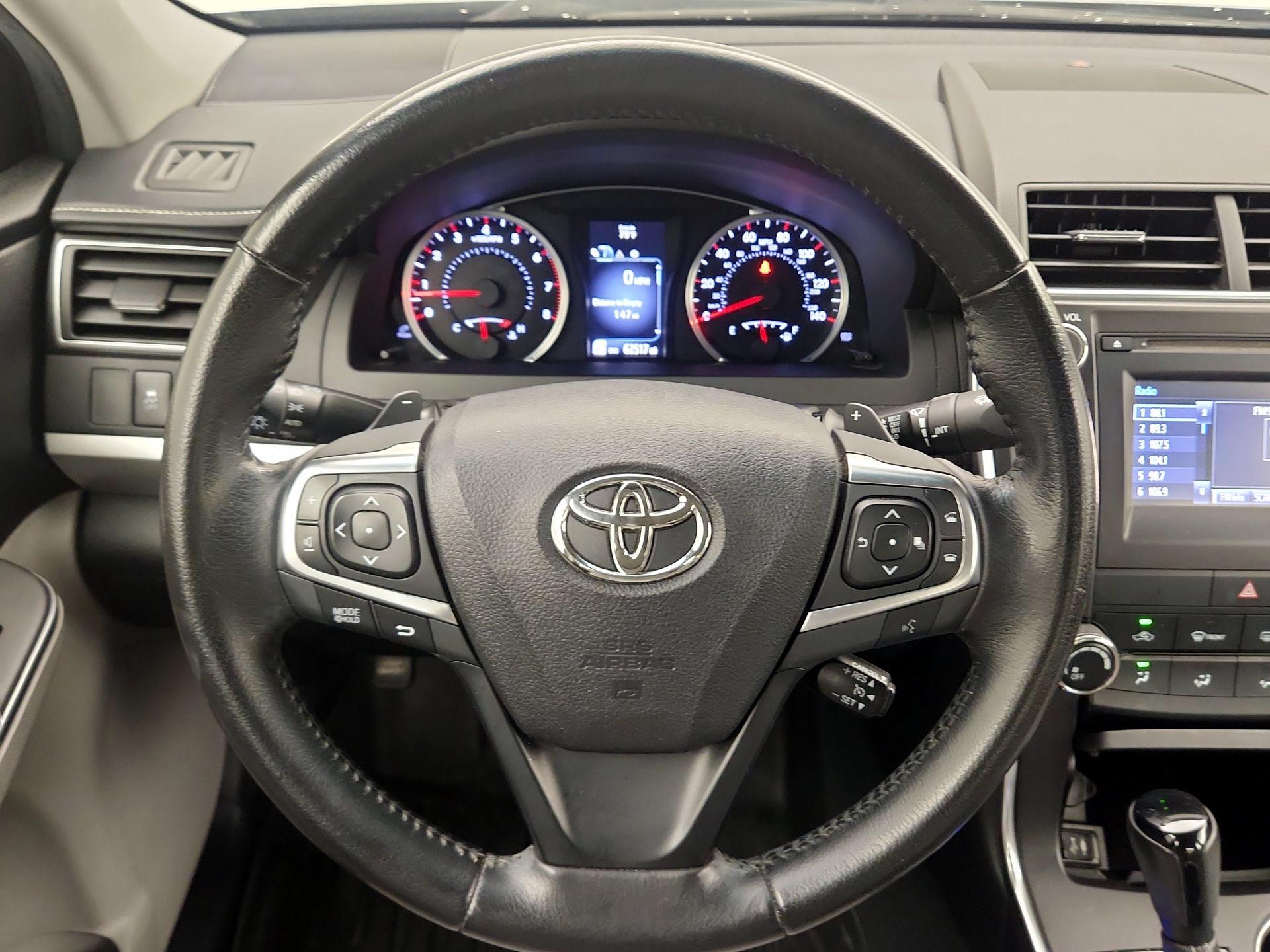 Thumbnail: 2015 Toyota Camry - 10