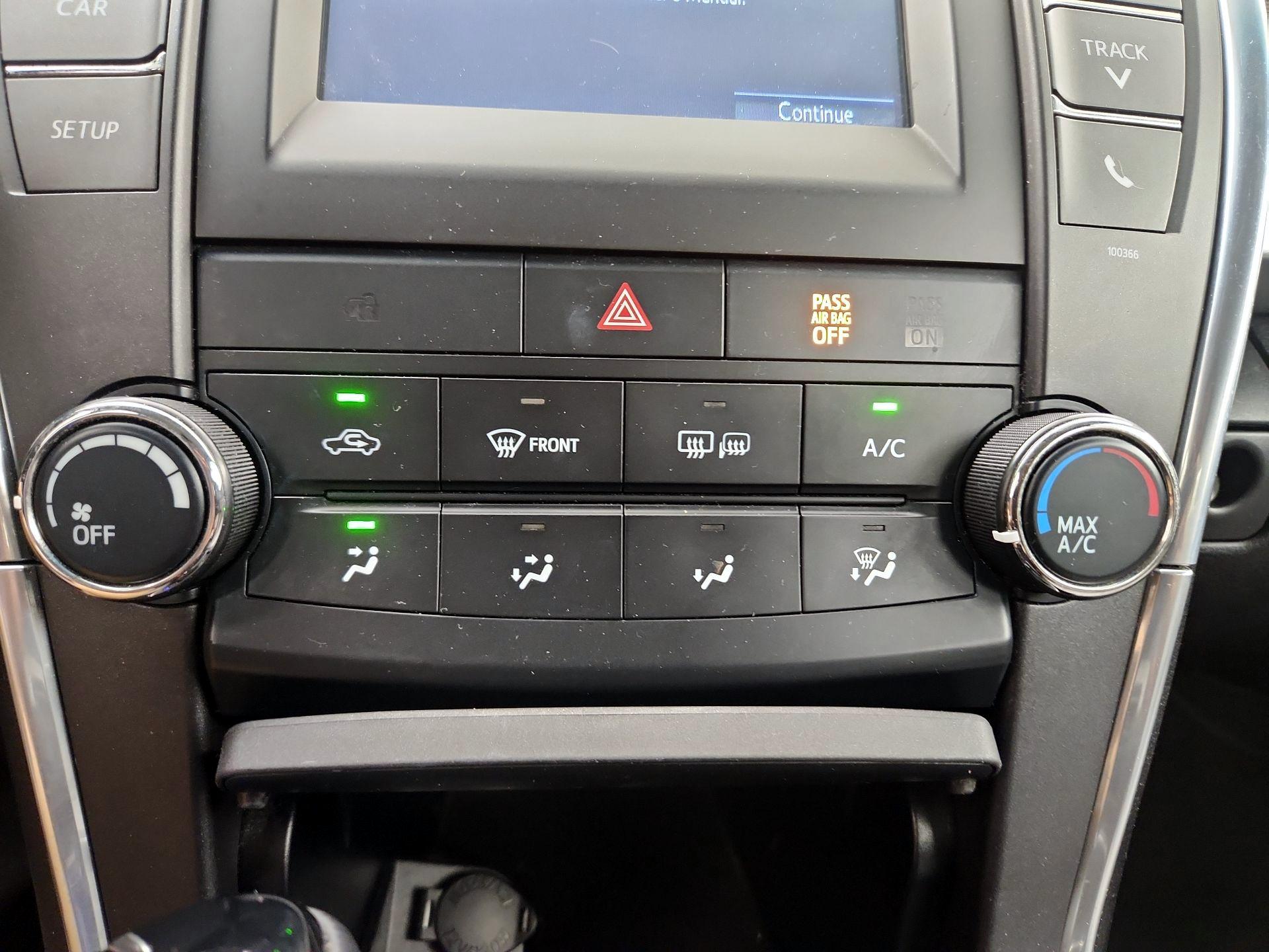 Thumbnail: 2015 Toyota Camry - 16