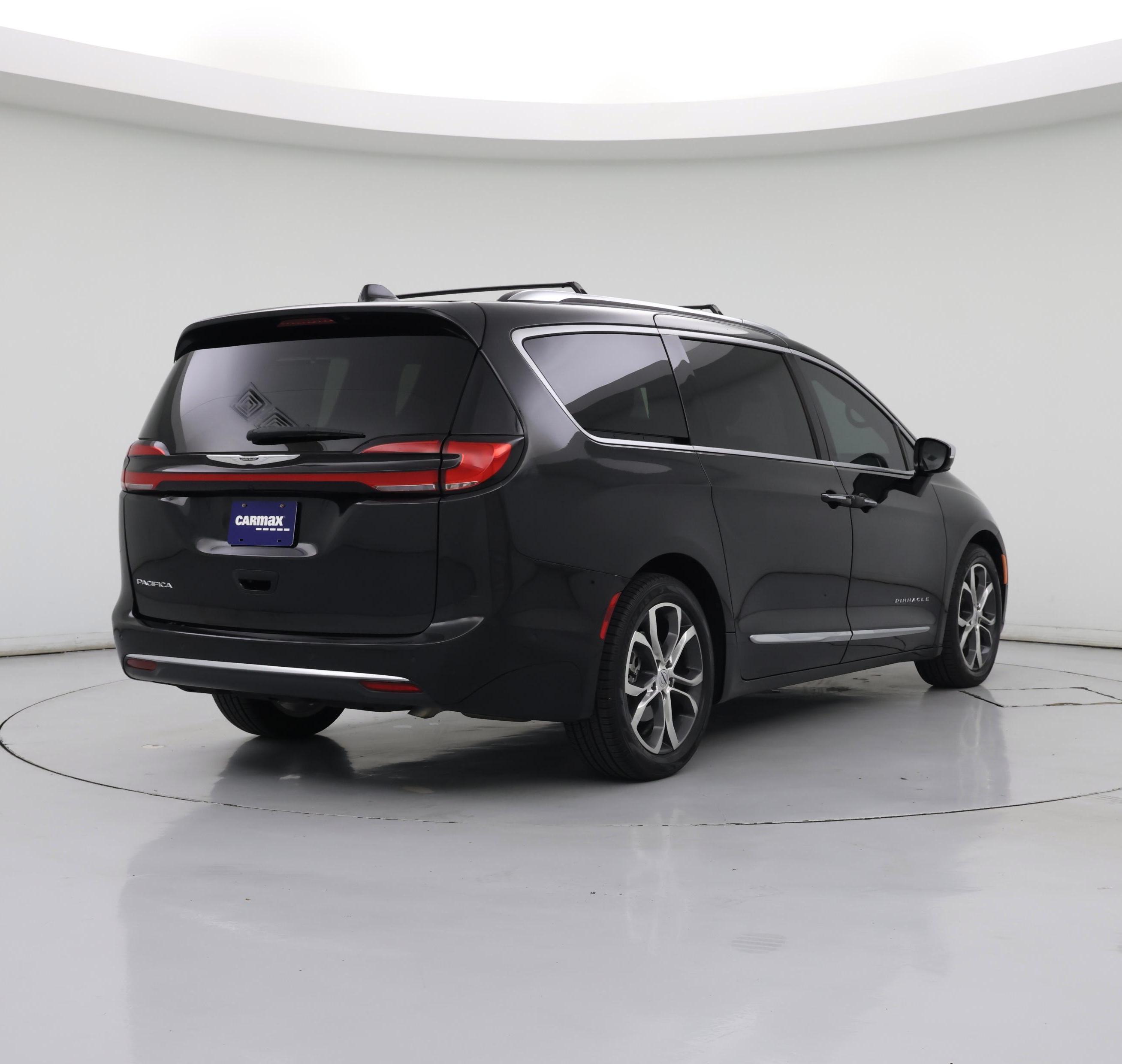 Thumbnail: 2023 Chrysler Pacifica - 8