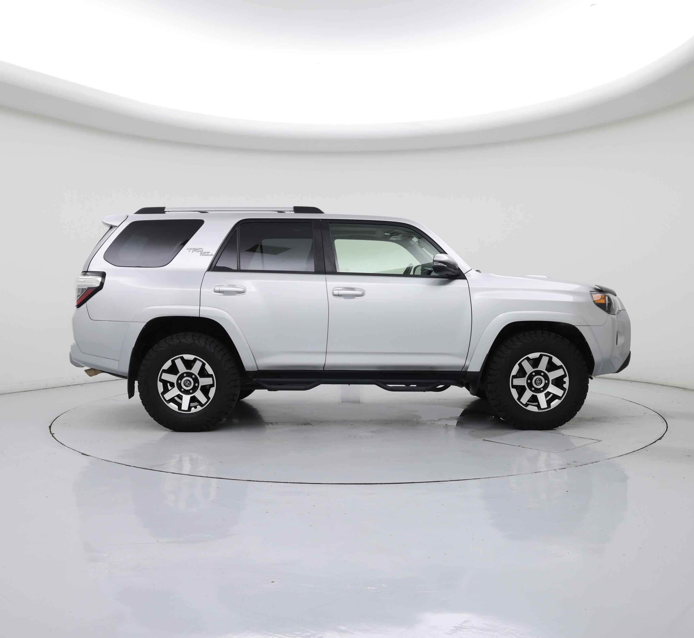 Thumbnail: 2017 Toyota 4Runner - 7