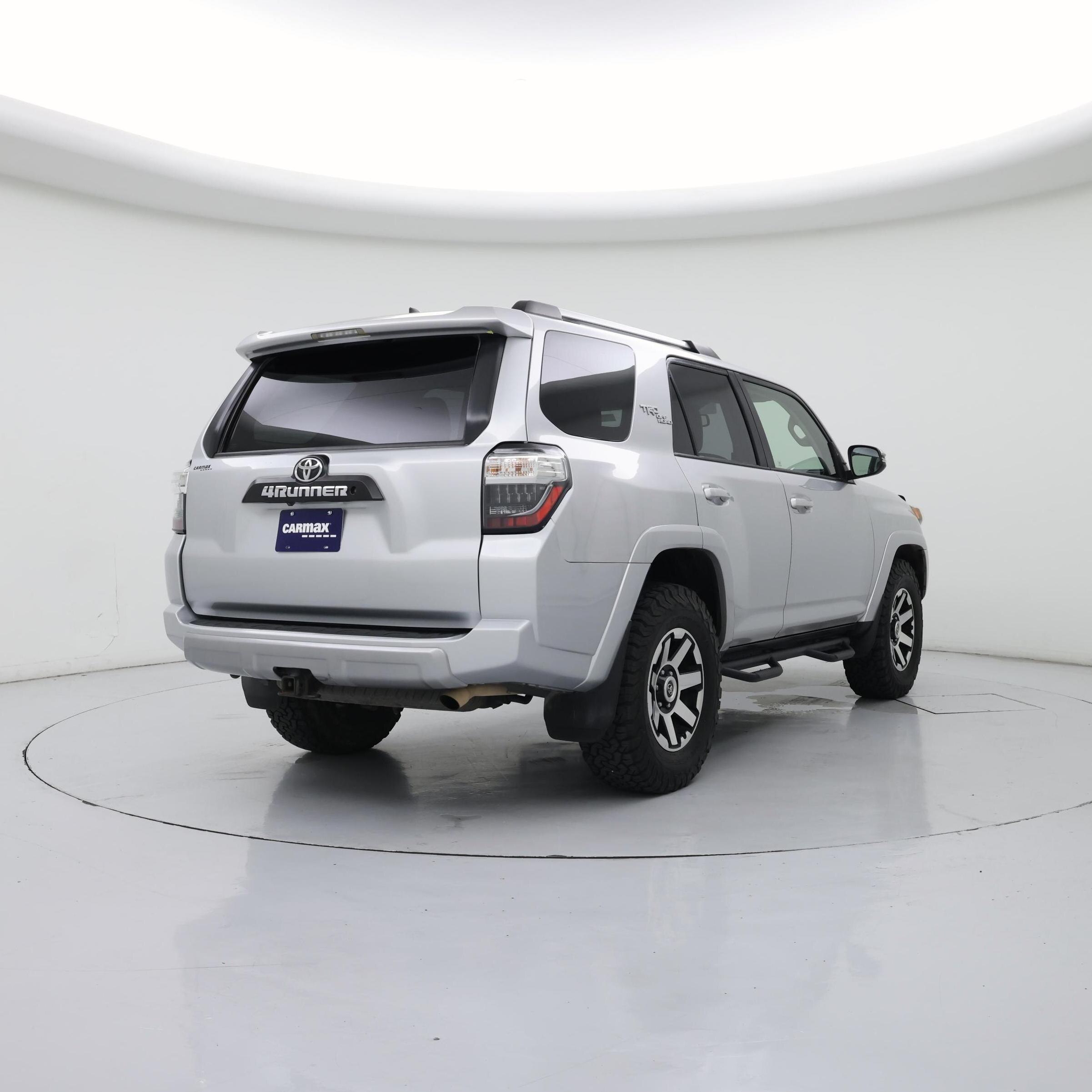 Thumbnail: 2017 Toyota 4Runner - 8
