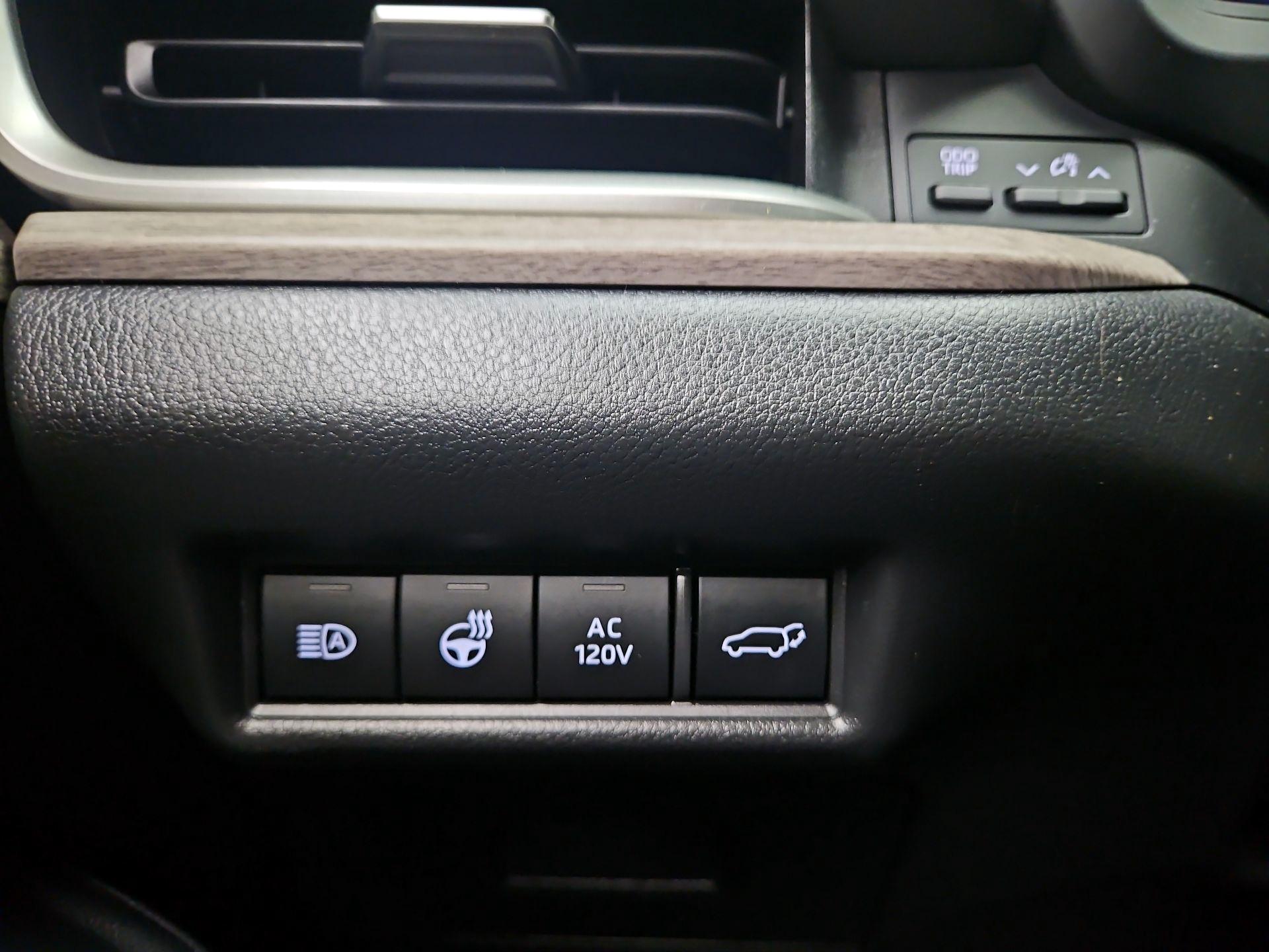Thumbnail: 2024 Toyota Highlander - 11