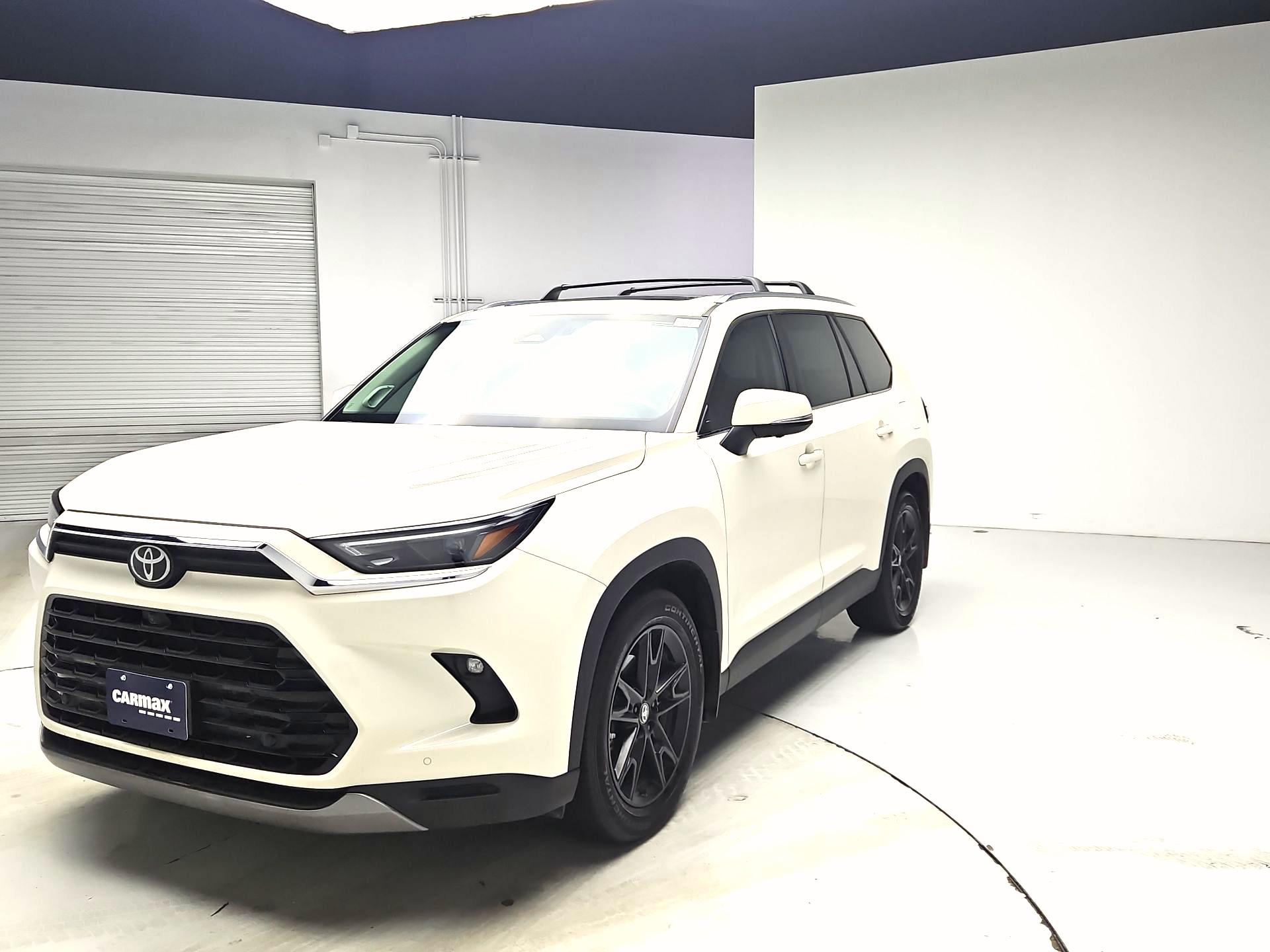 Thumbnail: 2024 Toyota Highlander - 3