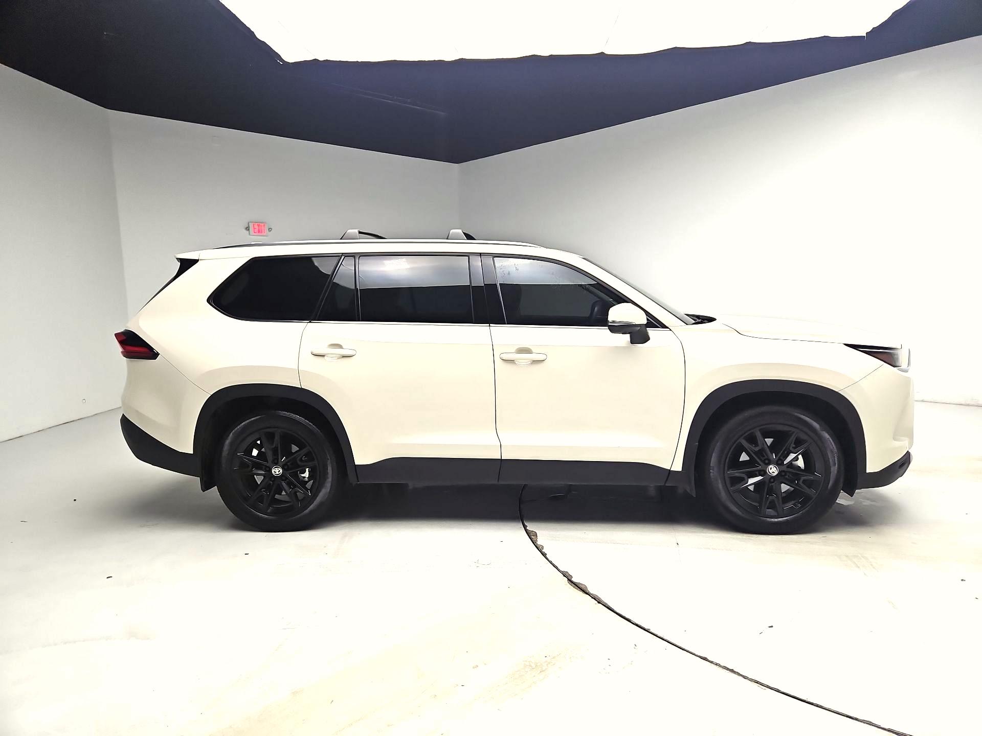 Thumbnail: 2024 Toyota Highlander - 4